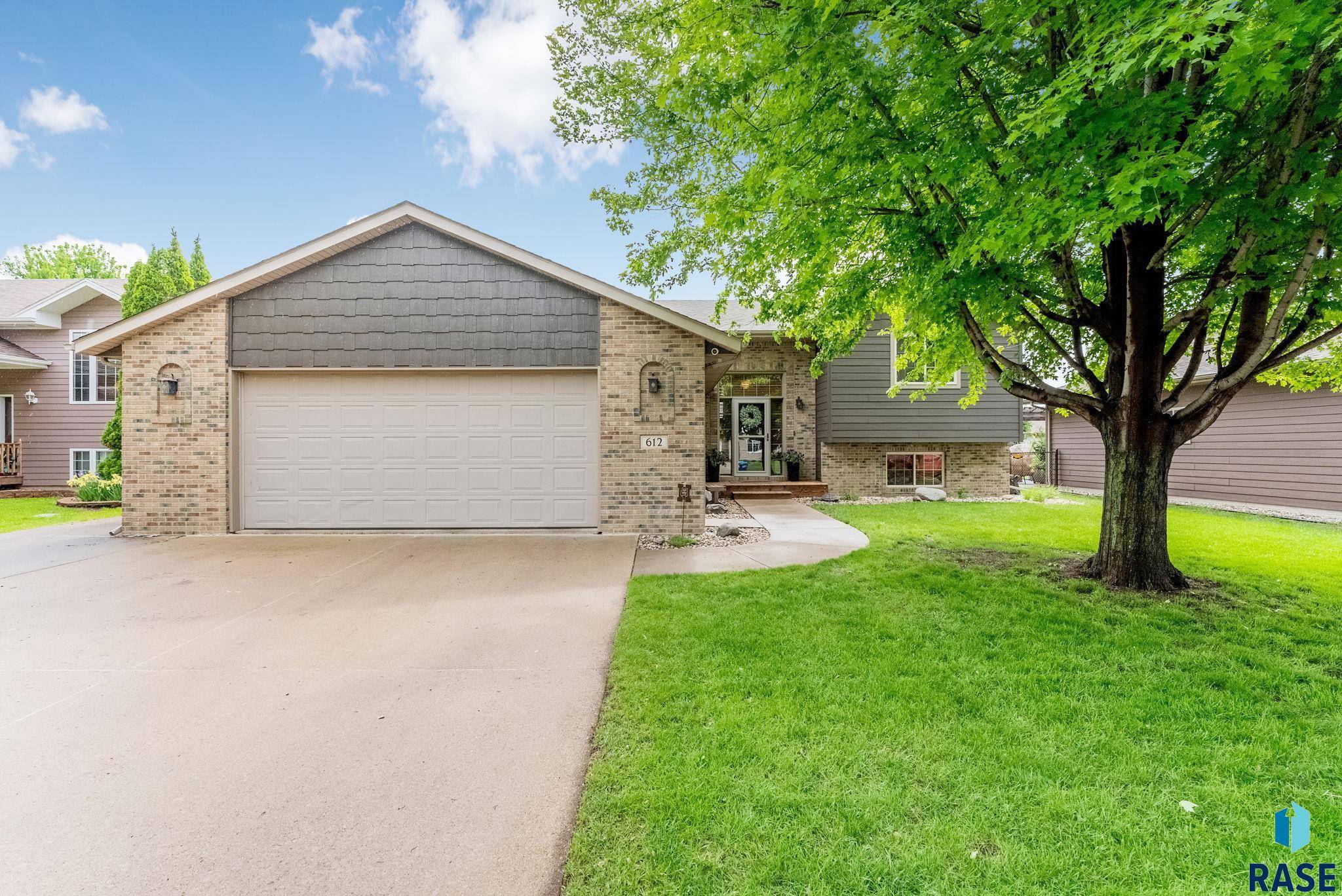 Harrisburg, SD 57032,612 Falcon Ave