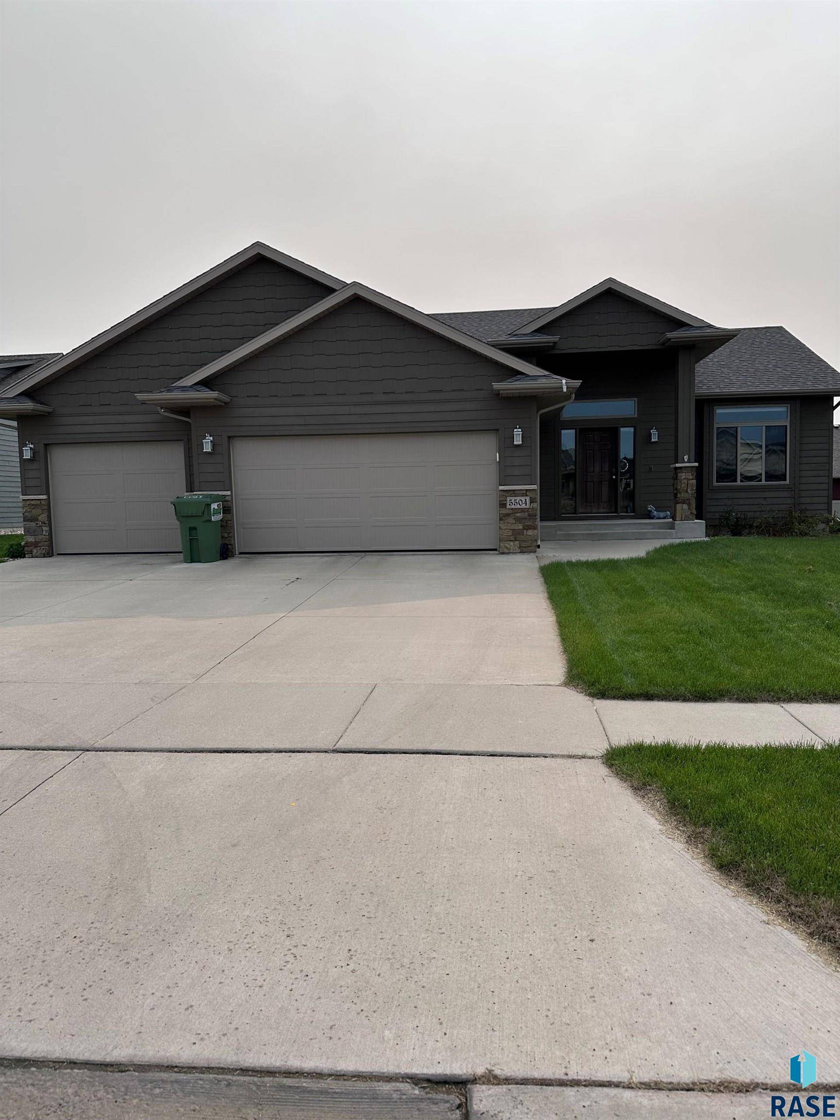 Sioux Falls, SD 57110,5504 S Solono Ave