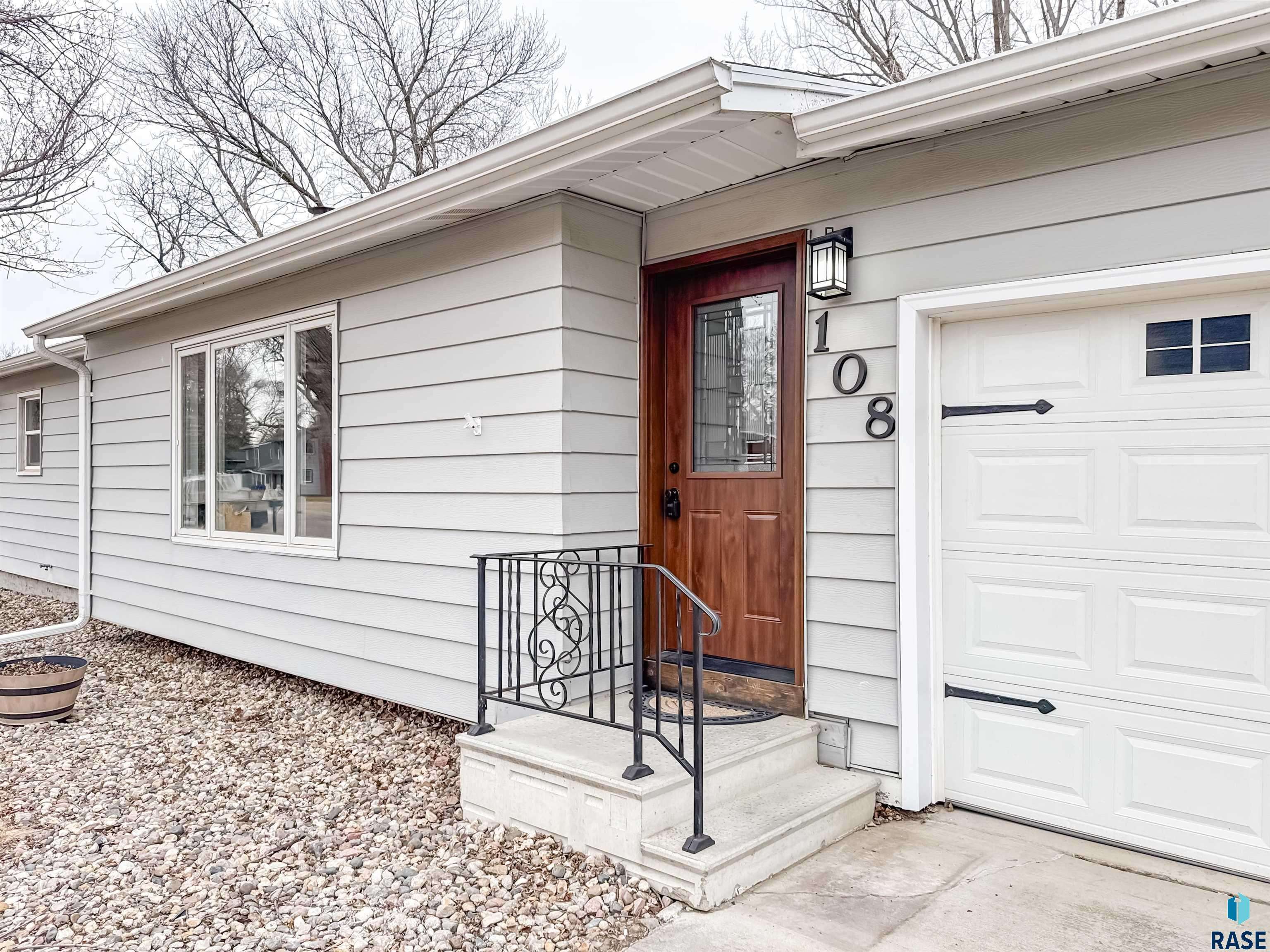 Brandon, SD 57005,108 S Needles Dr