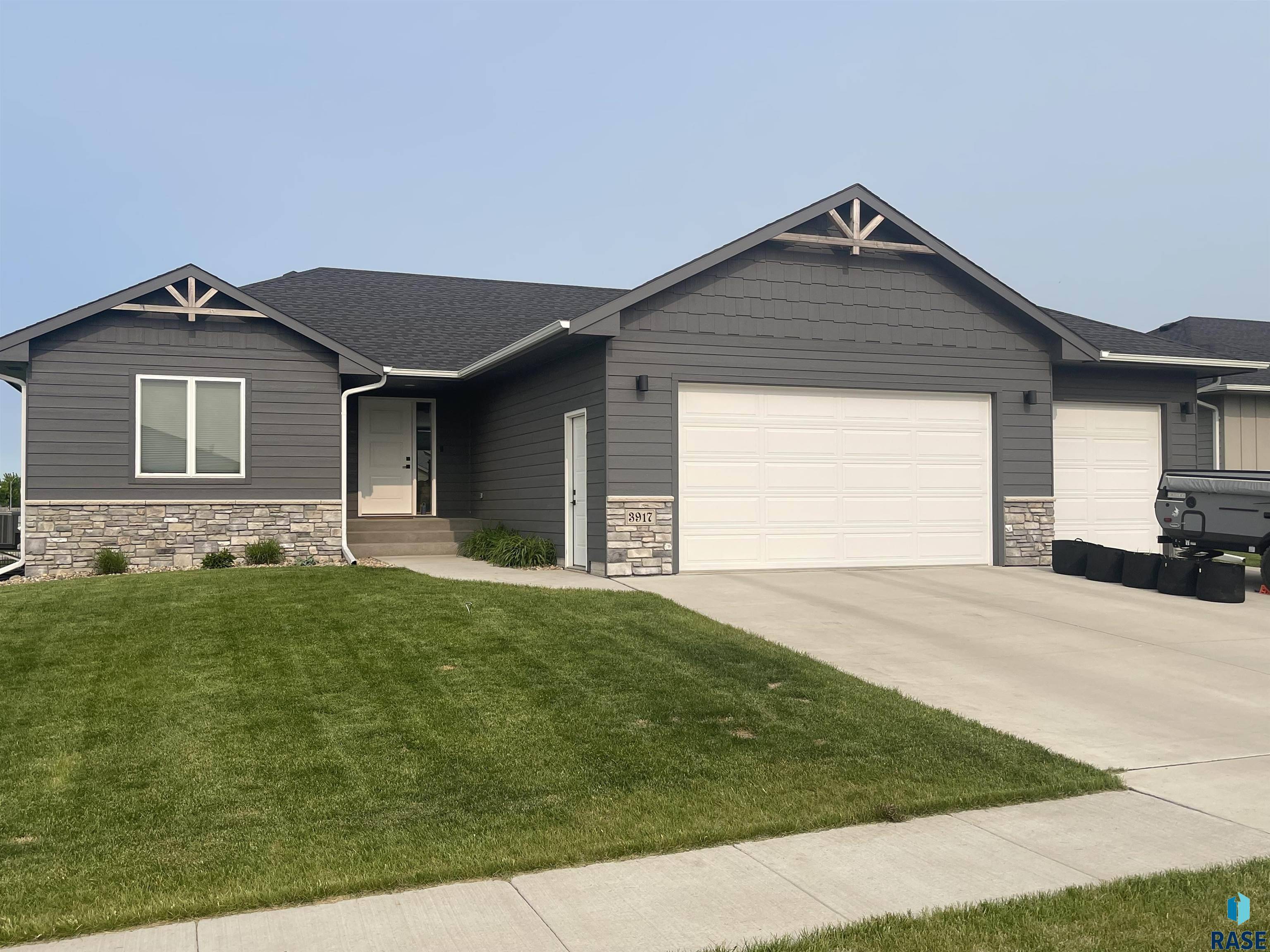 Sioux Falls, SD 57110-6905,3917 S Catcher Ct