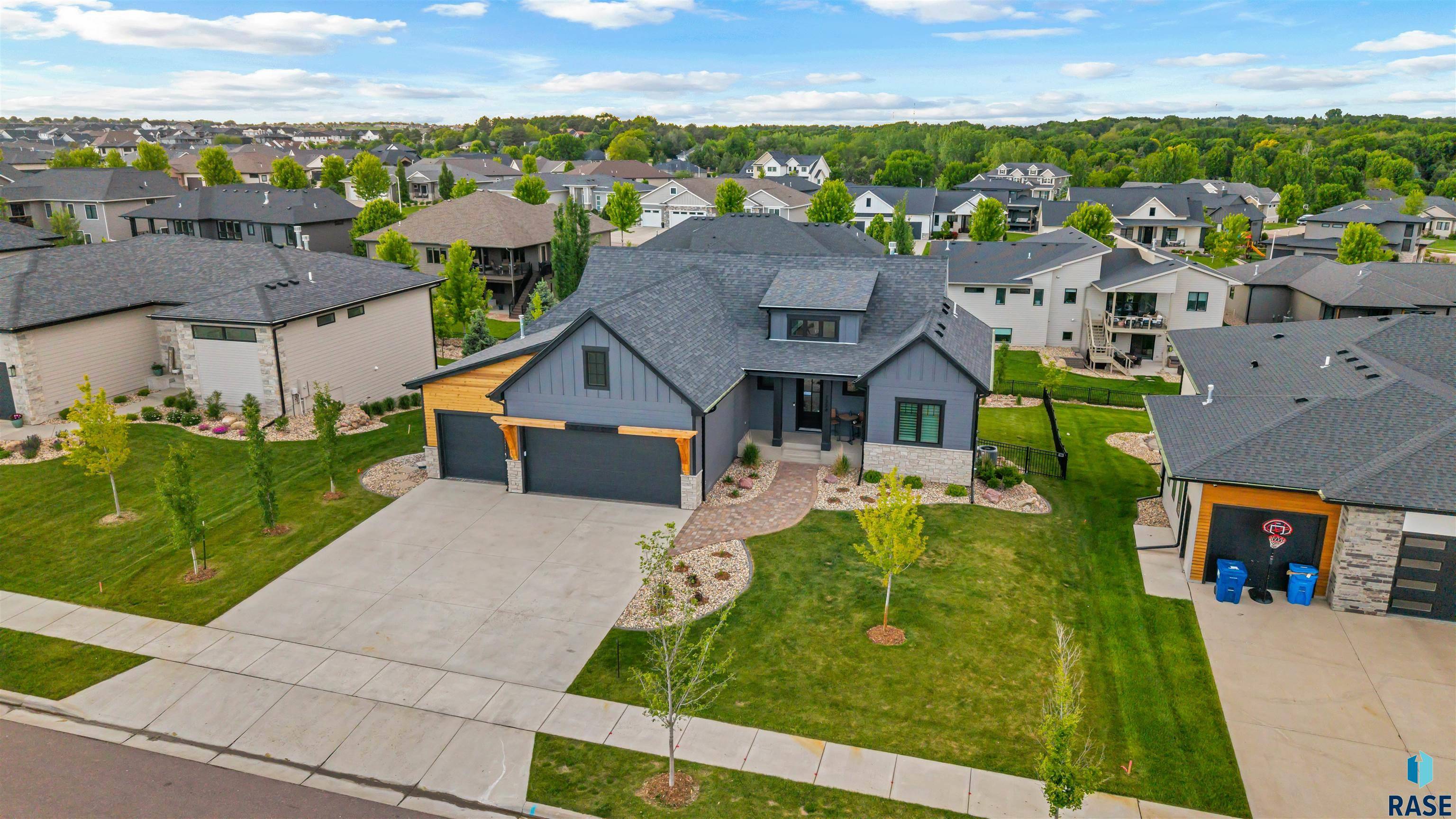 Sioux Falls, SD 57110,7324 E Twin Pines Ct