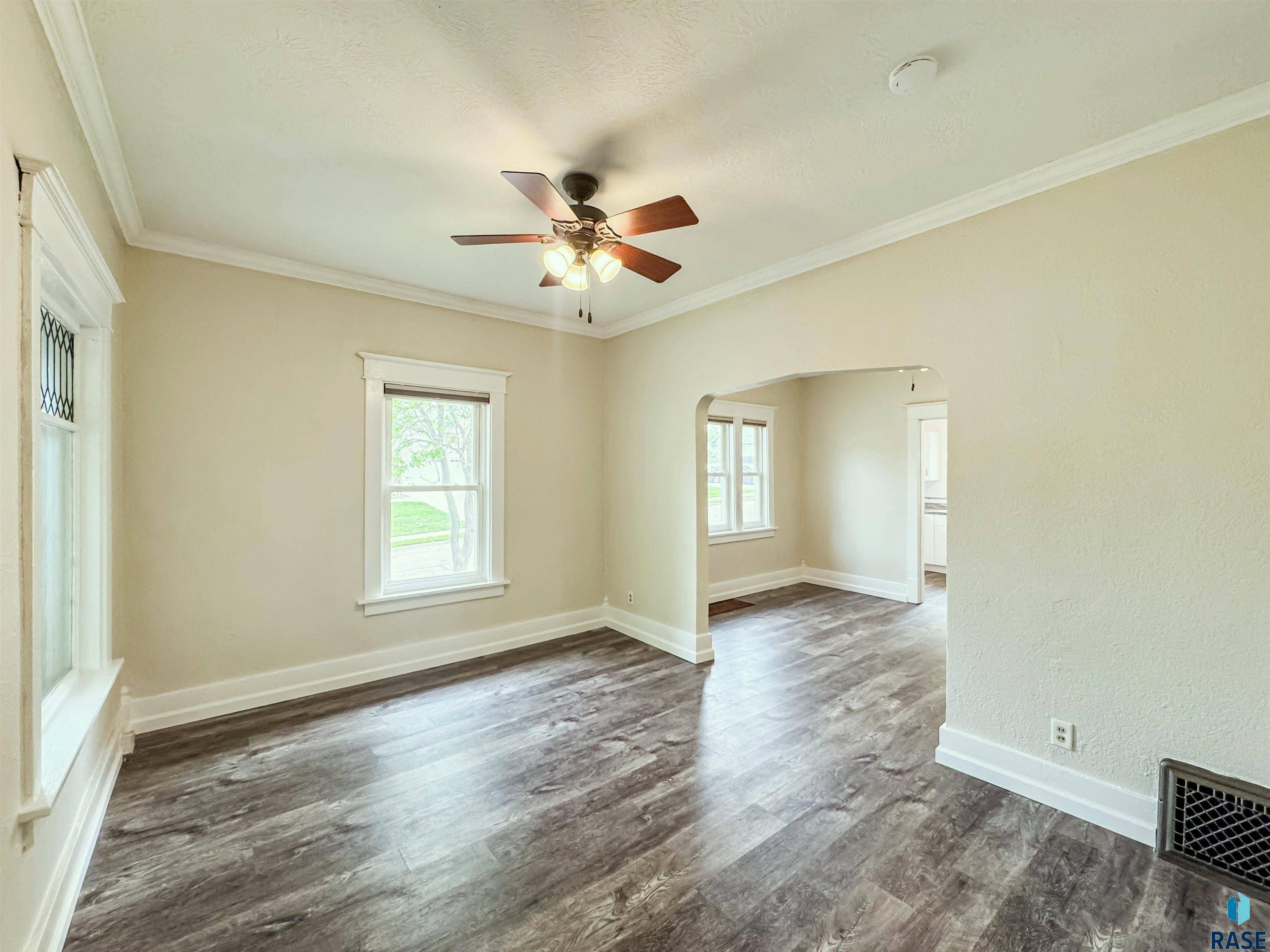 Sioux Falls, SD 57104,1024 N Summit Ave