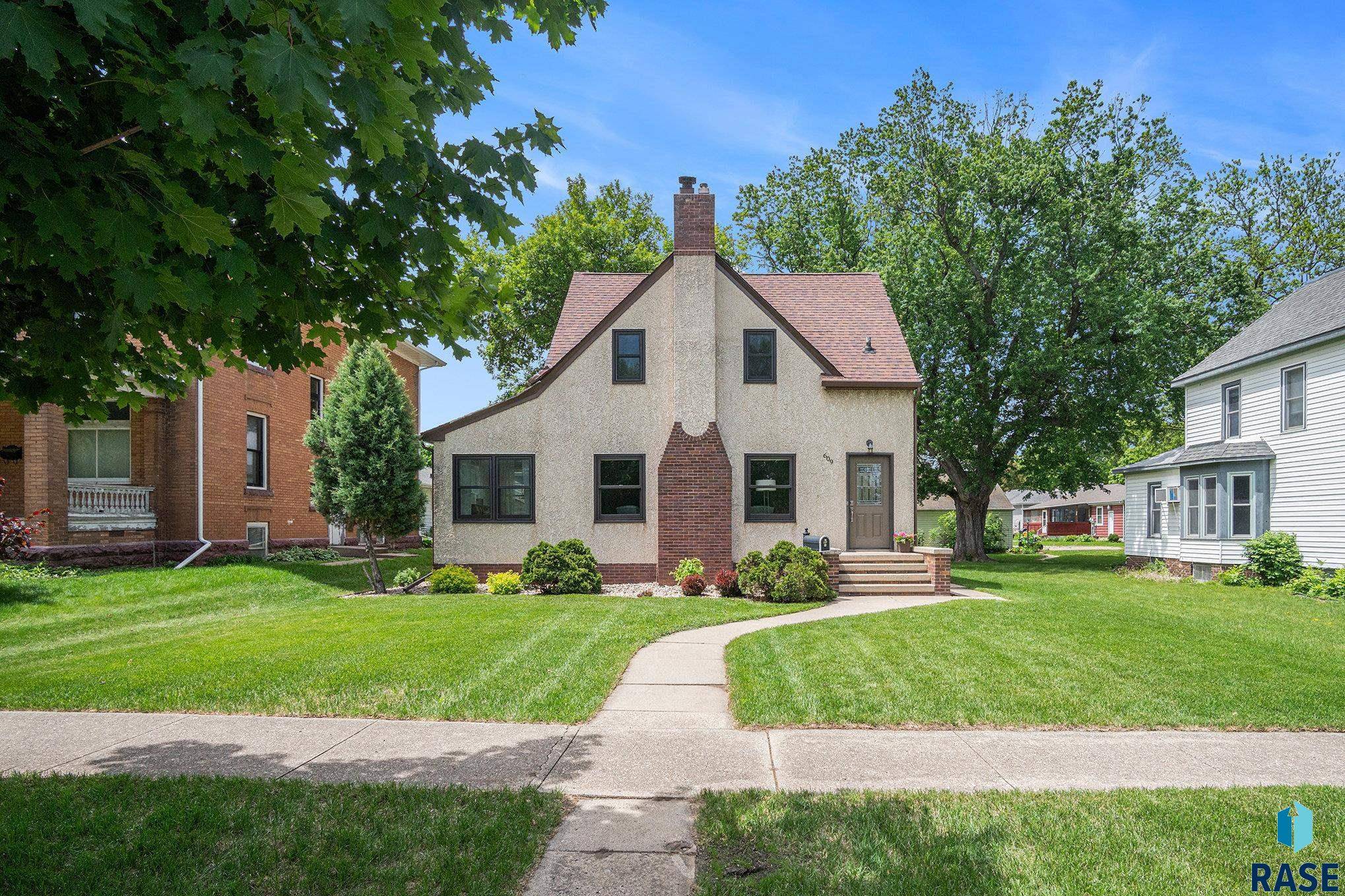 Luverne, MN 56156,609 N Freeman Ave