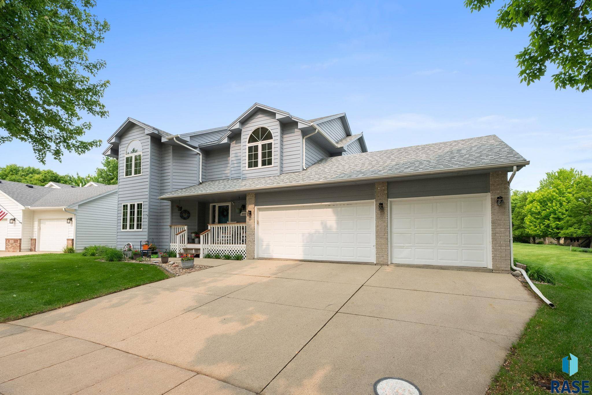 Sioux Falls, SD 57103,3805 S Lisanne Ave