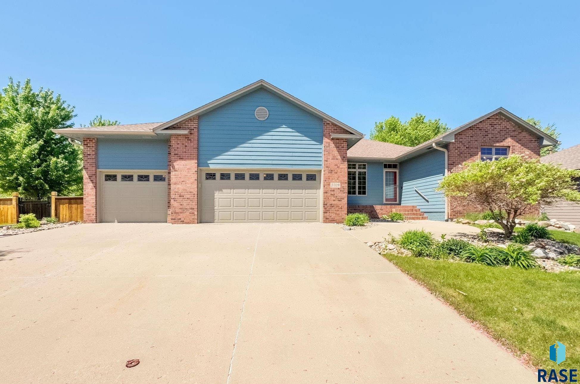 Sioux Falls, SD 57103,3709 S Pillsberry Ave