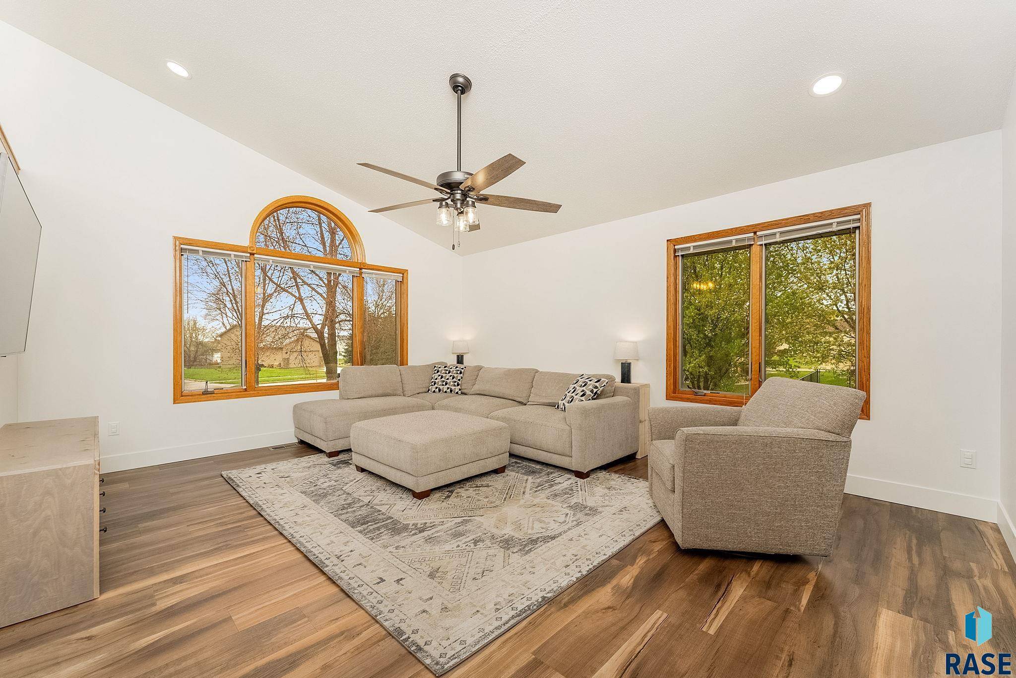 Sioux Falls, SD 57103,4315 S Cathedral Ave