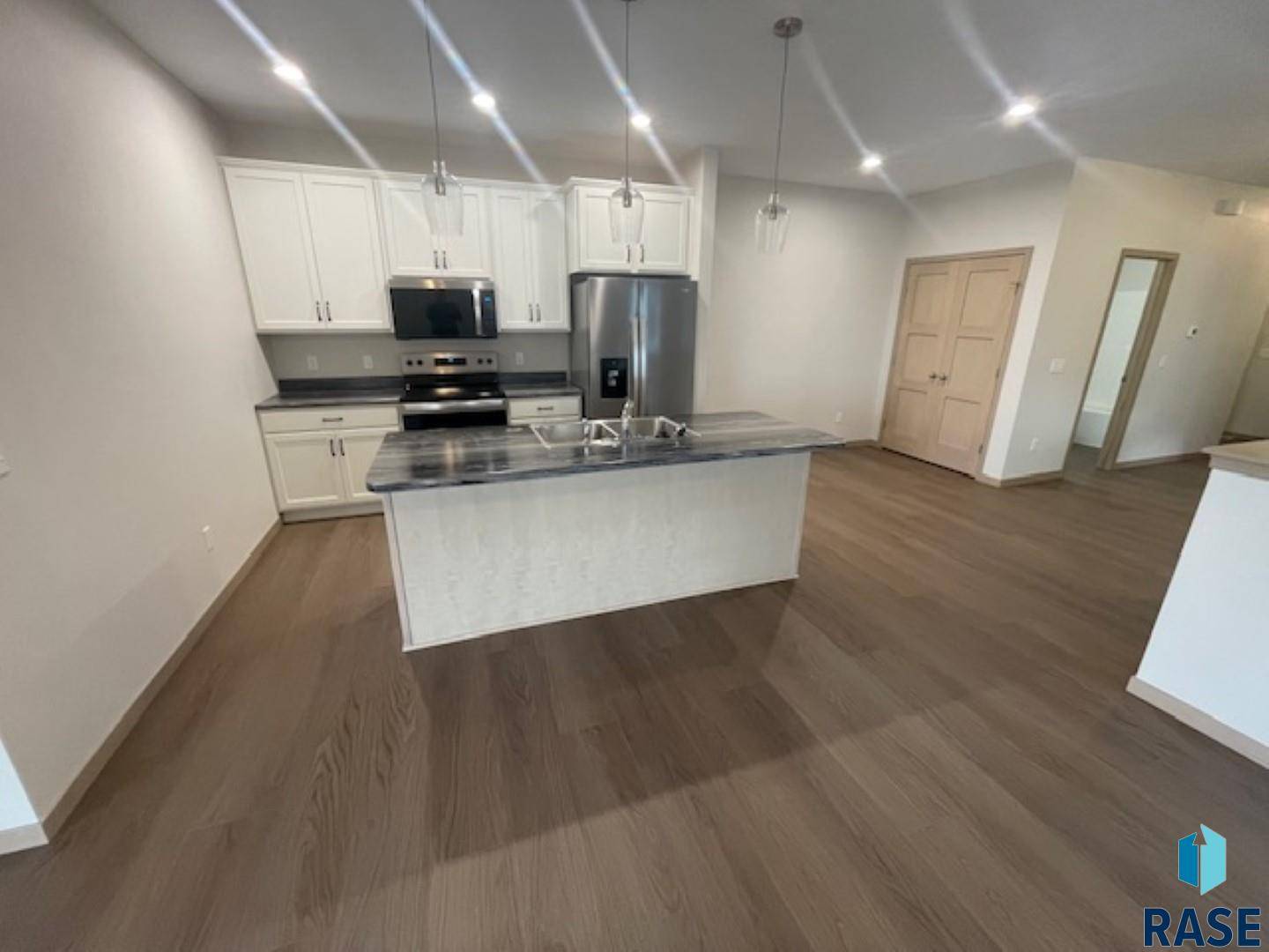 Sioux Falls, SD 57106,9649 W Tunis Dr