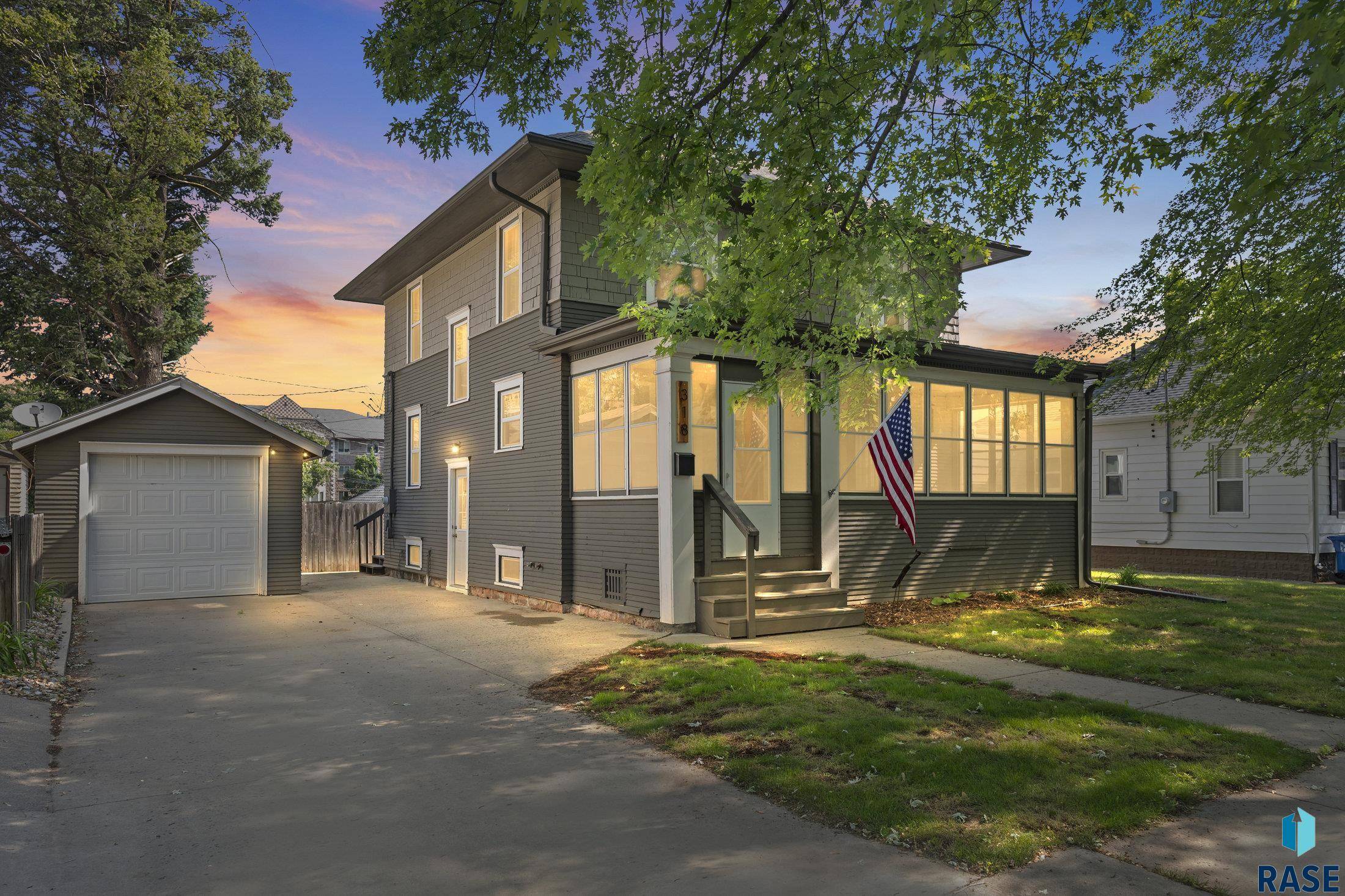 Sioux Falls, SD 57105,318 W 19th St