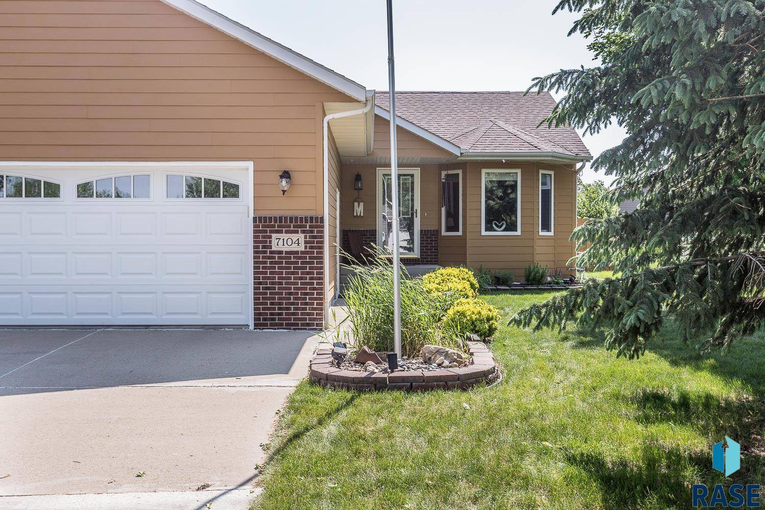 Sioux Falls, SD 57108,7104 S Mogen Ave