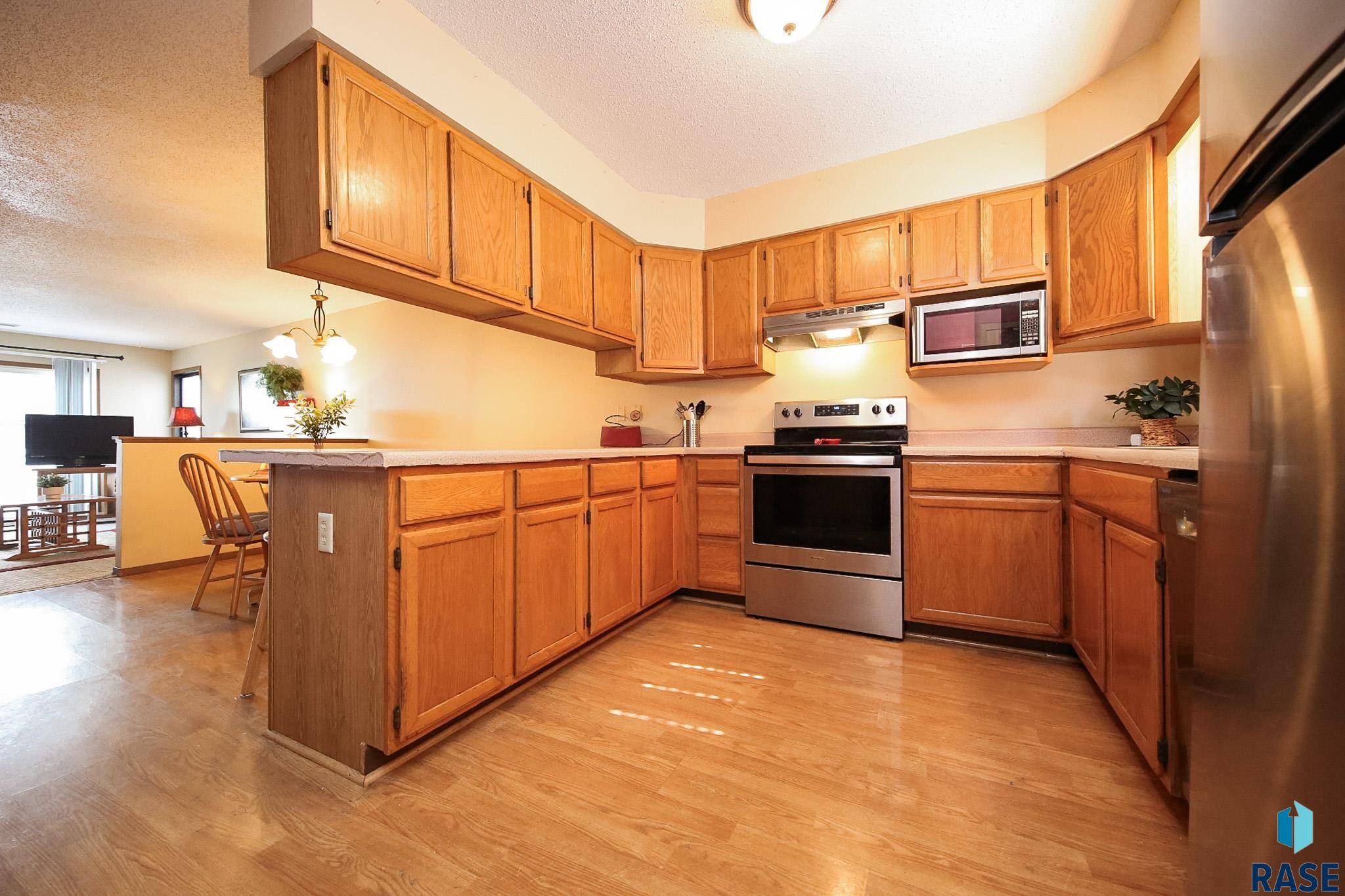 Sioux Falls, SD 57106,1204 S Newport Pl