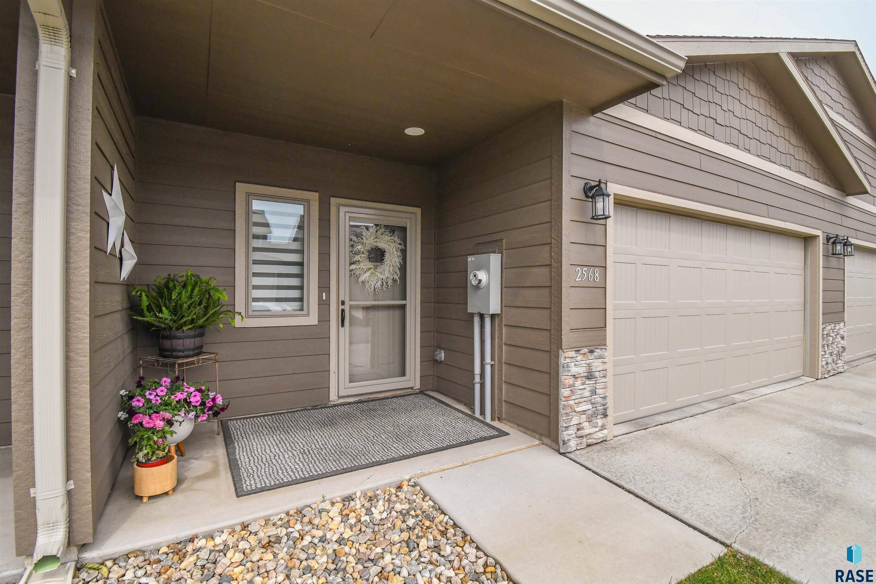 Sioux Falls, SD 57108-3706,2568 E Meadowside Pl