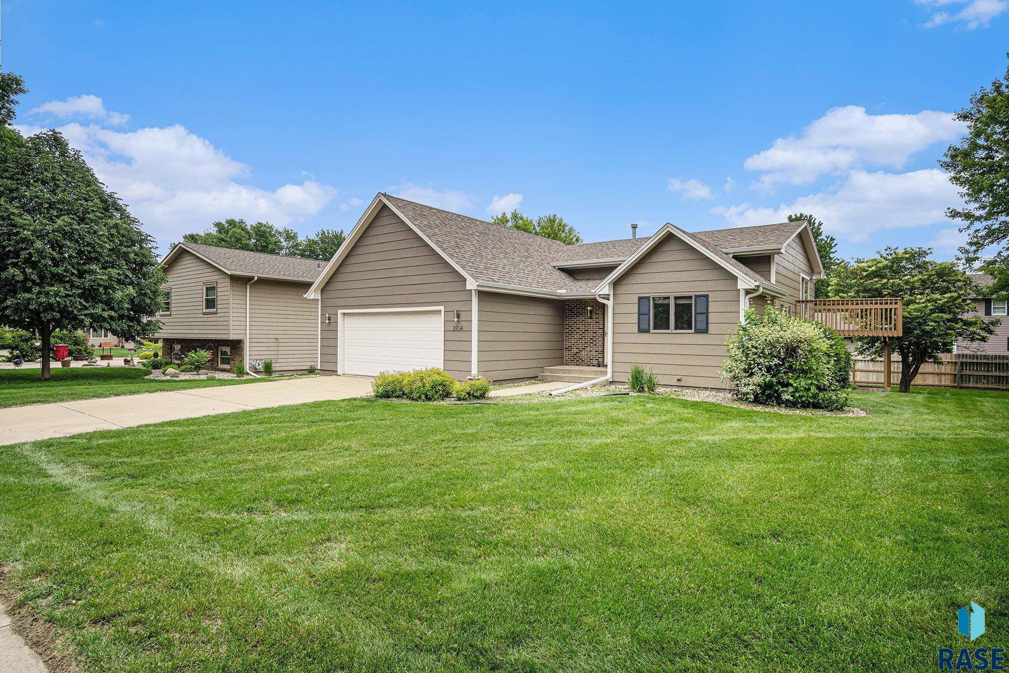 Sioux Falls, SD 57106,2404 S Oxford Cir