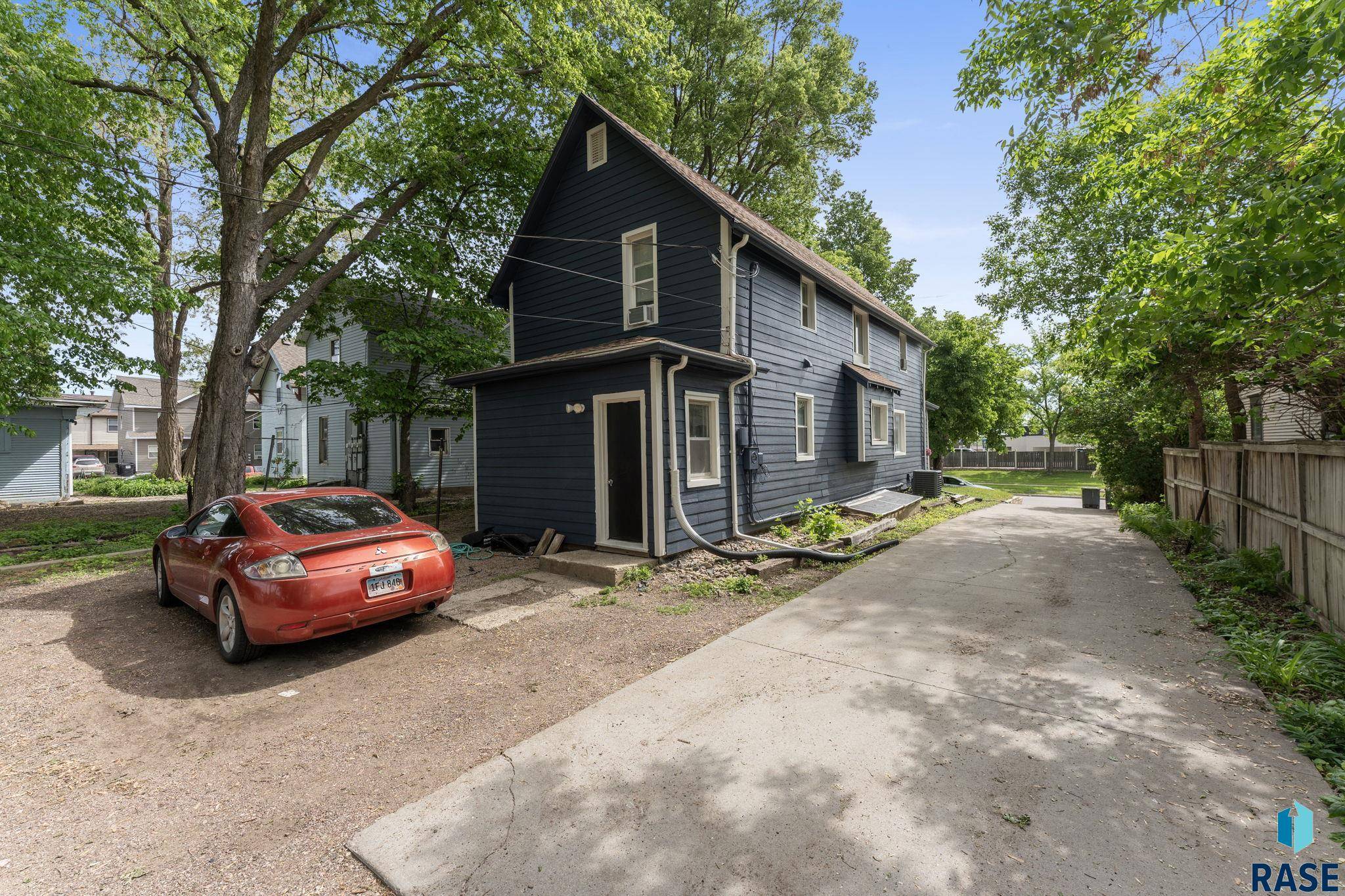 Sioux Falls, SD 57104,609 S Spring Ave