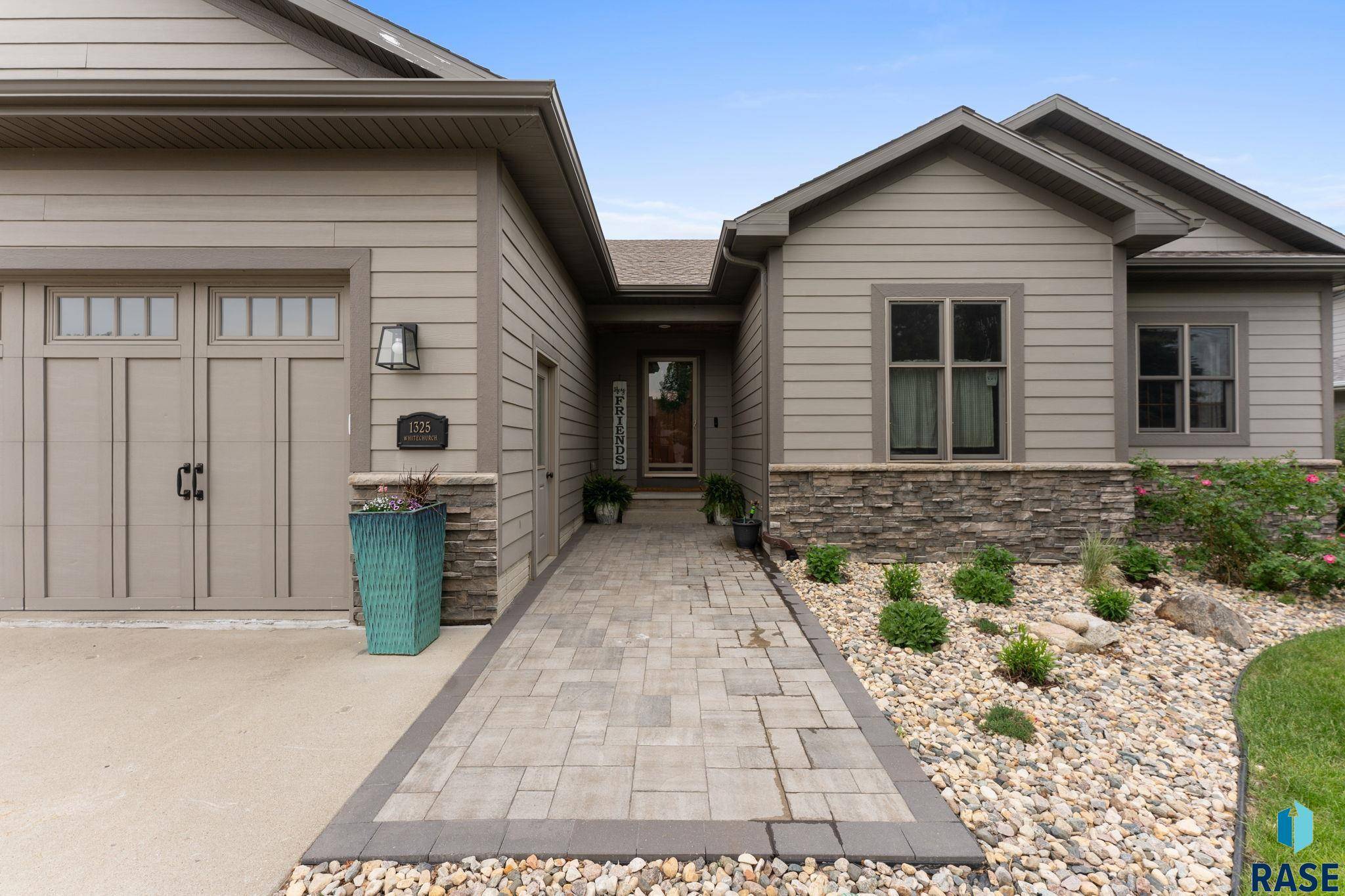 Sioux Falls, SD 57108,1325 W Whitechurch Ln