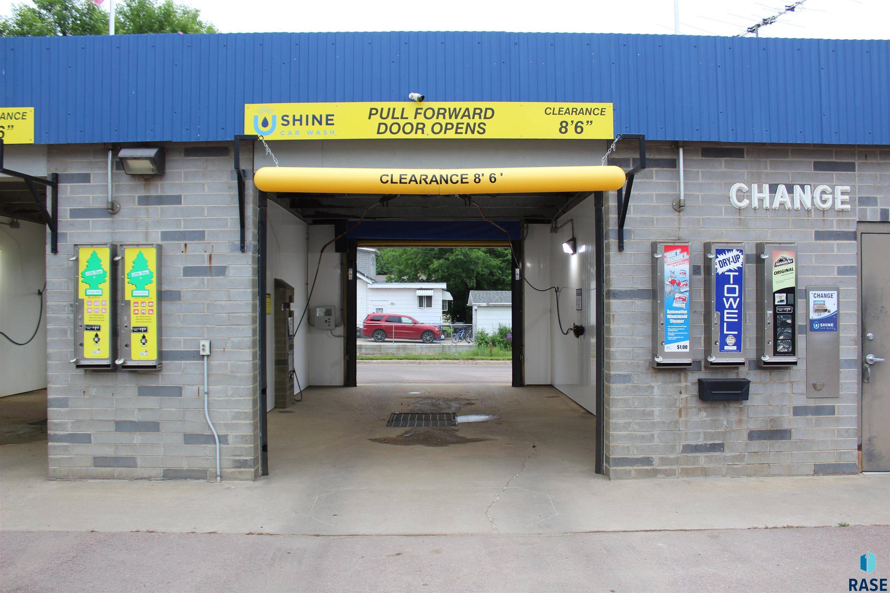 Madison, SD 57042-2208,304 NE 2nd St