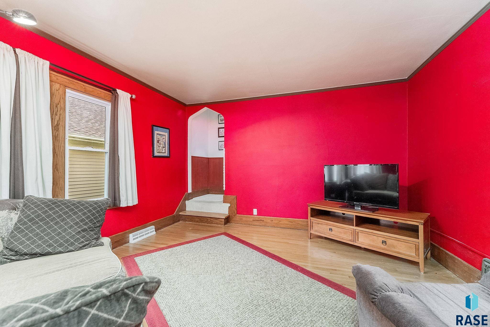 Sioux Falls, SD 57103,1408 E 9th St