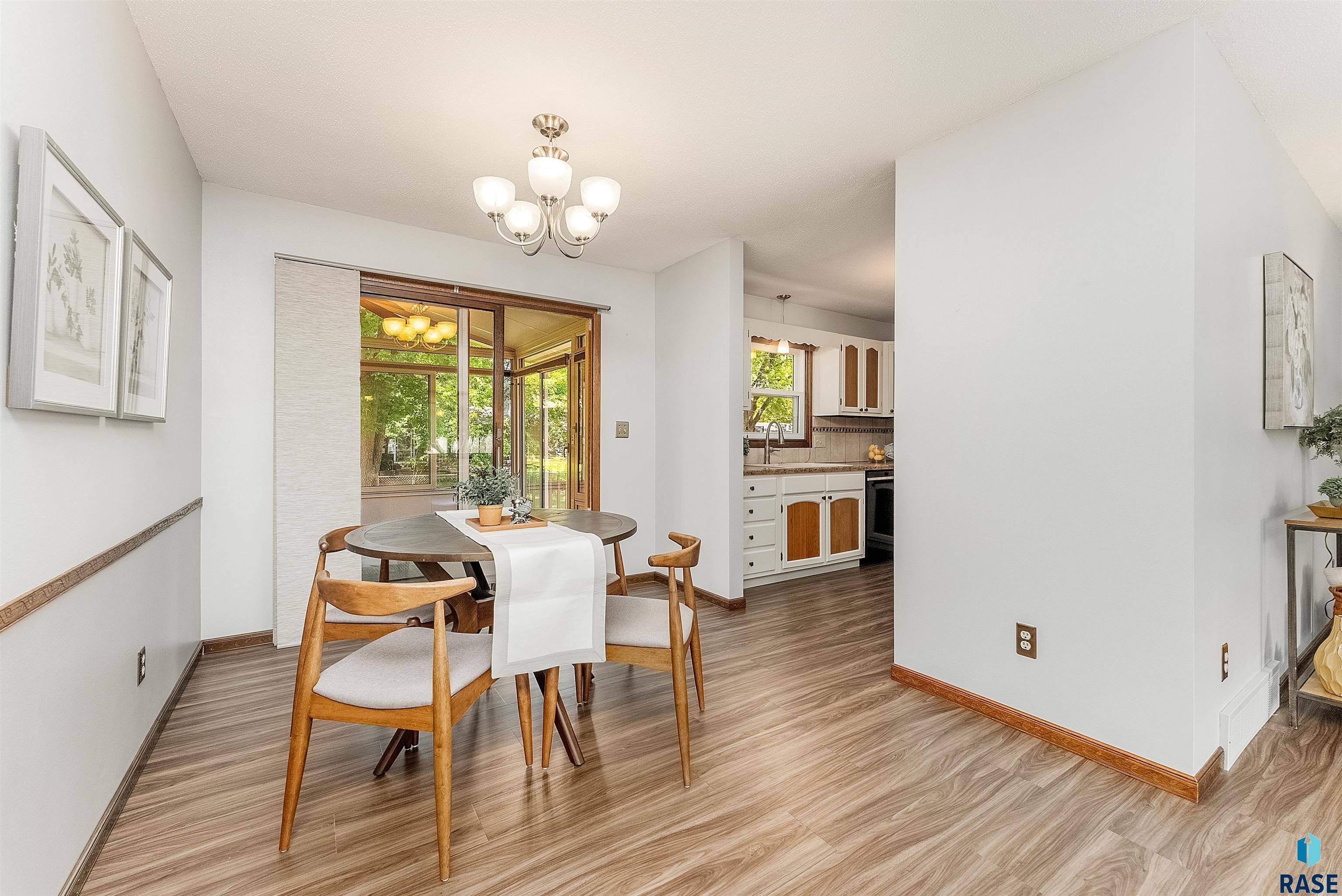 Sioux Falls, SD 57103,913 S Gardner Dr
