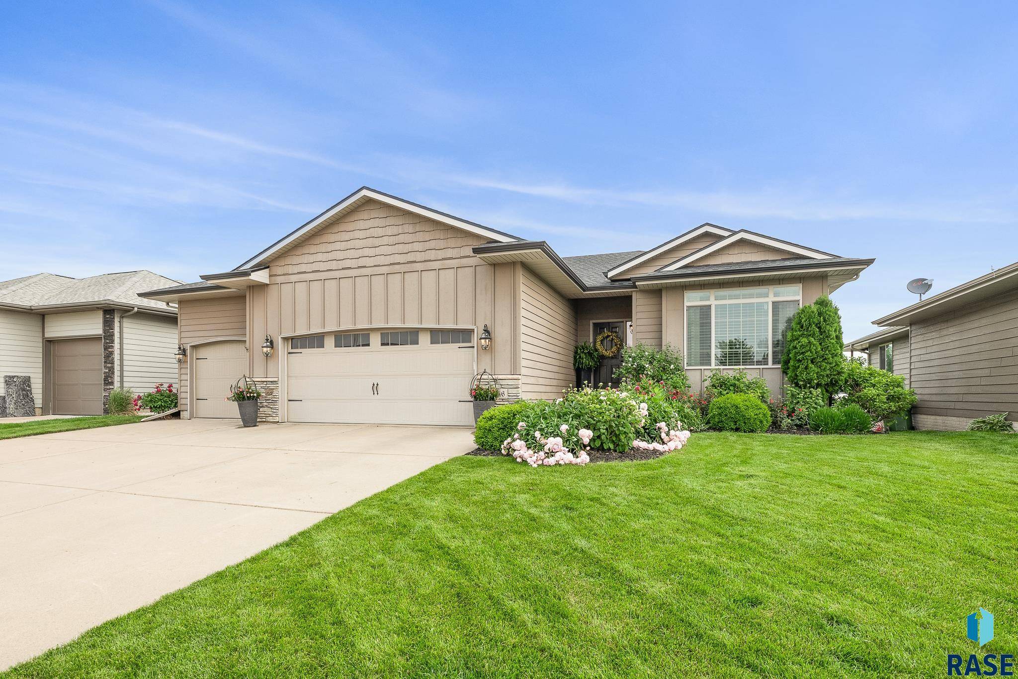 Sioux Falls, SD 57106,8216 W 51st St