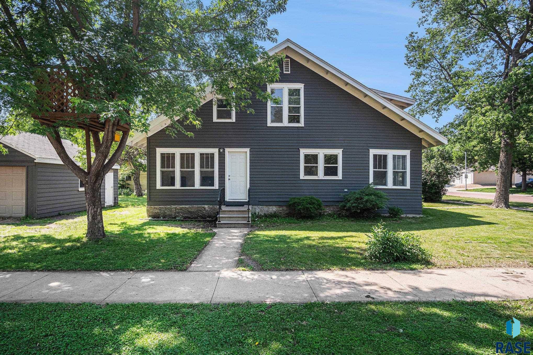Madison, SD 57042,703 W Center St