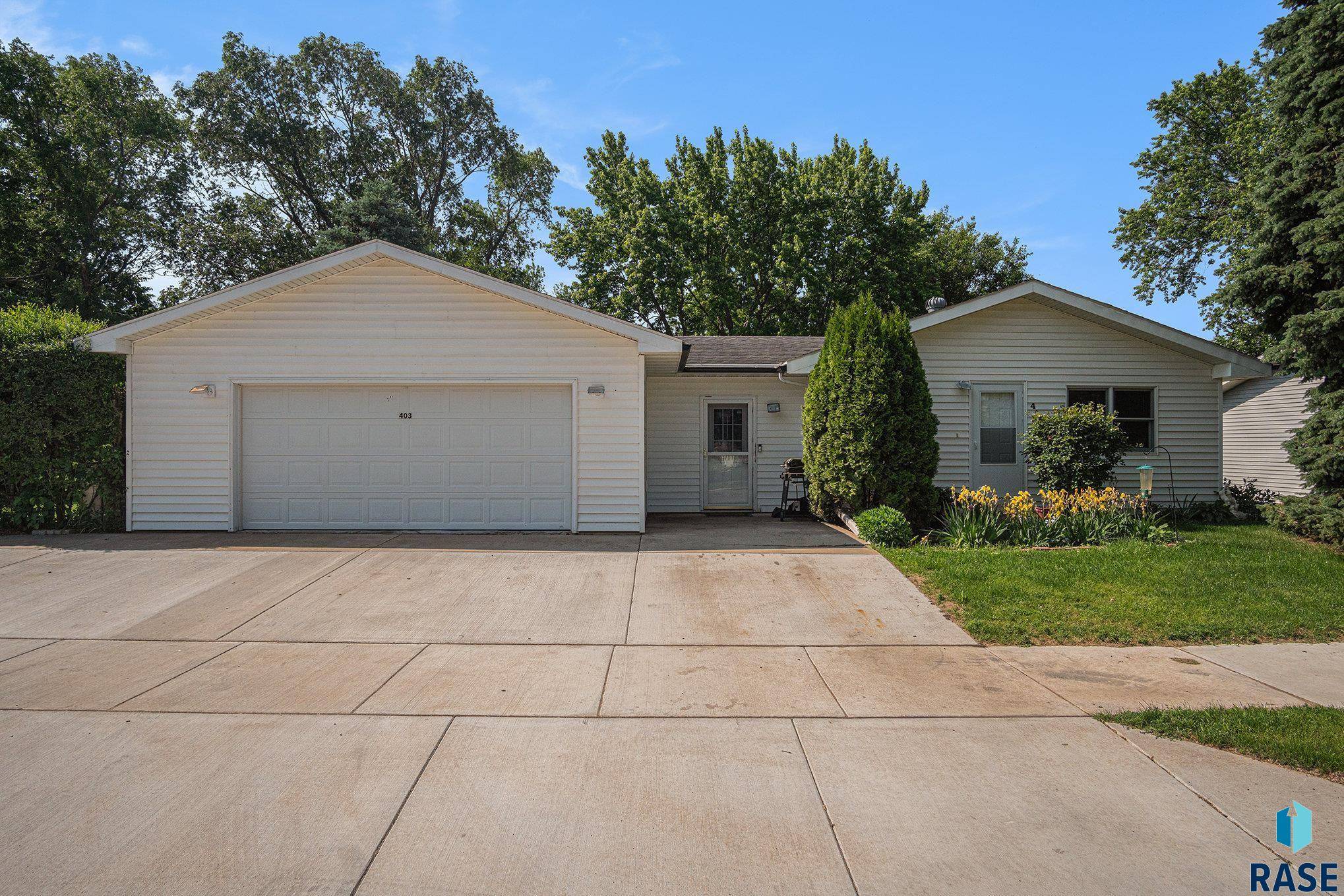 Canton, SD 57013,403 W 11th St