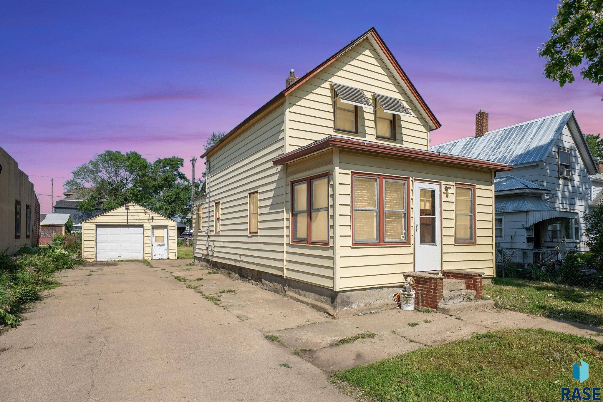 Sioux Falls, SD 57104,1407 N Main Ave