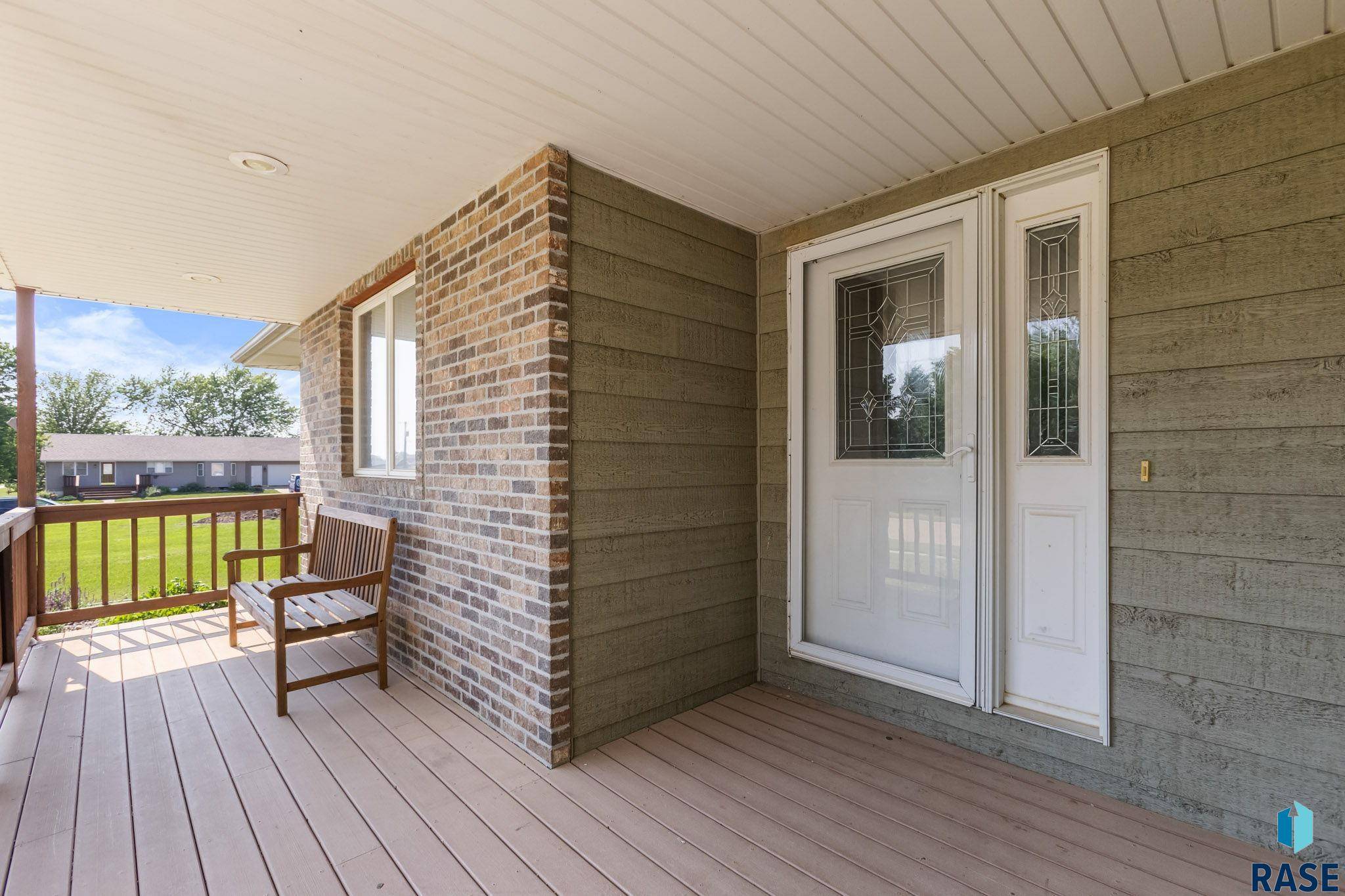 Lennox, SD 57039,908 W 4th Ave