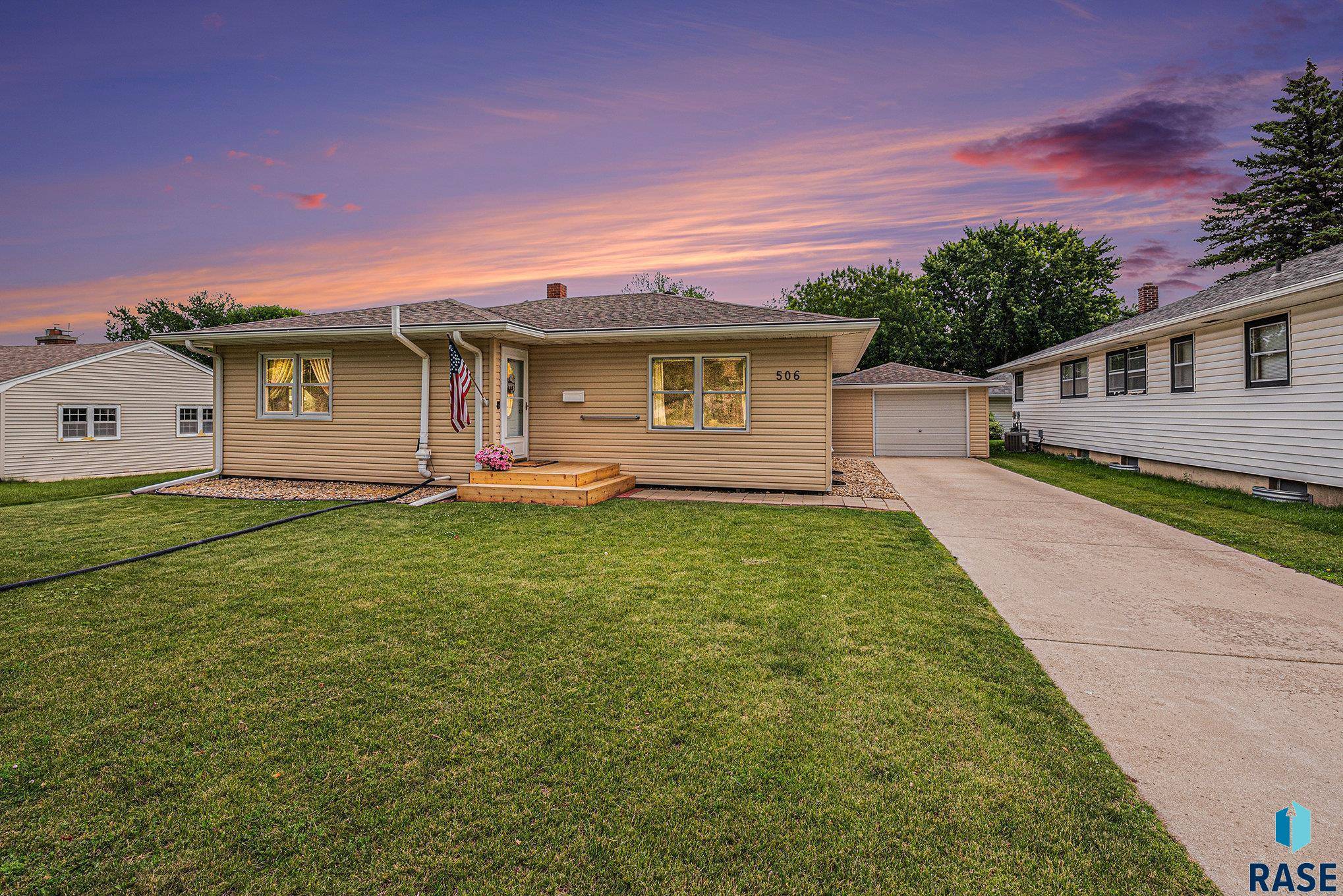 Madison, SD 57042,506 N Josephine Ave