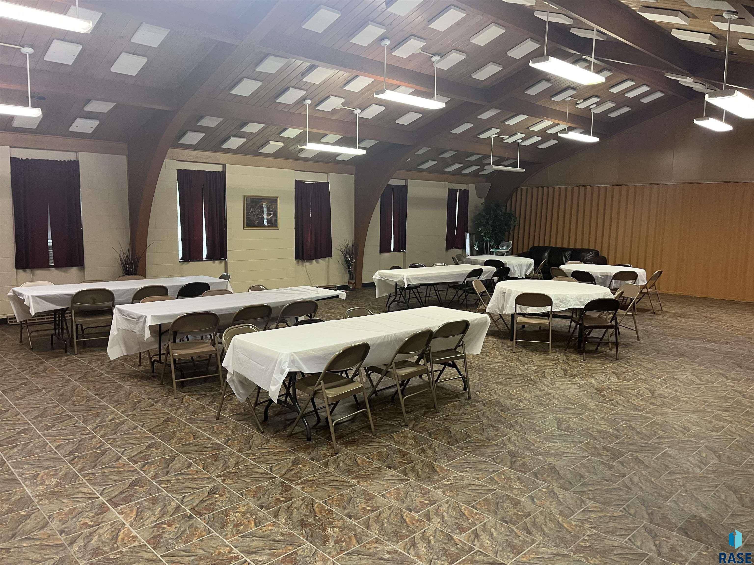 Sioux Falls, SD 57103,3300 E Oak St