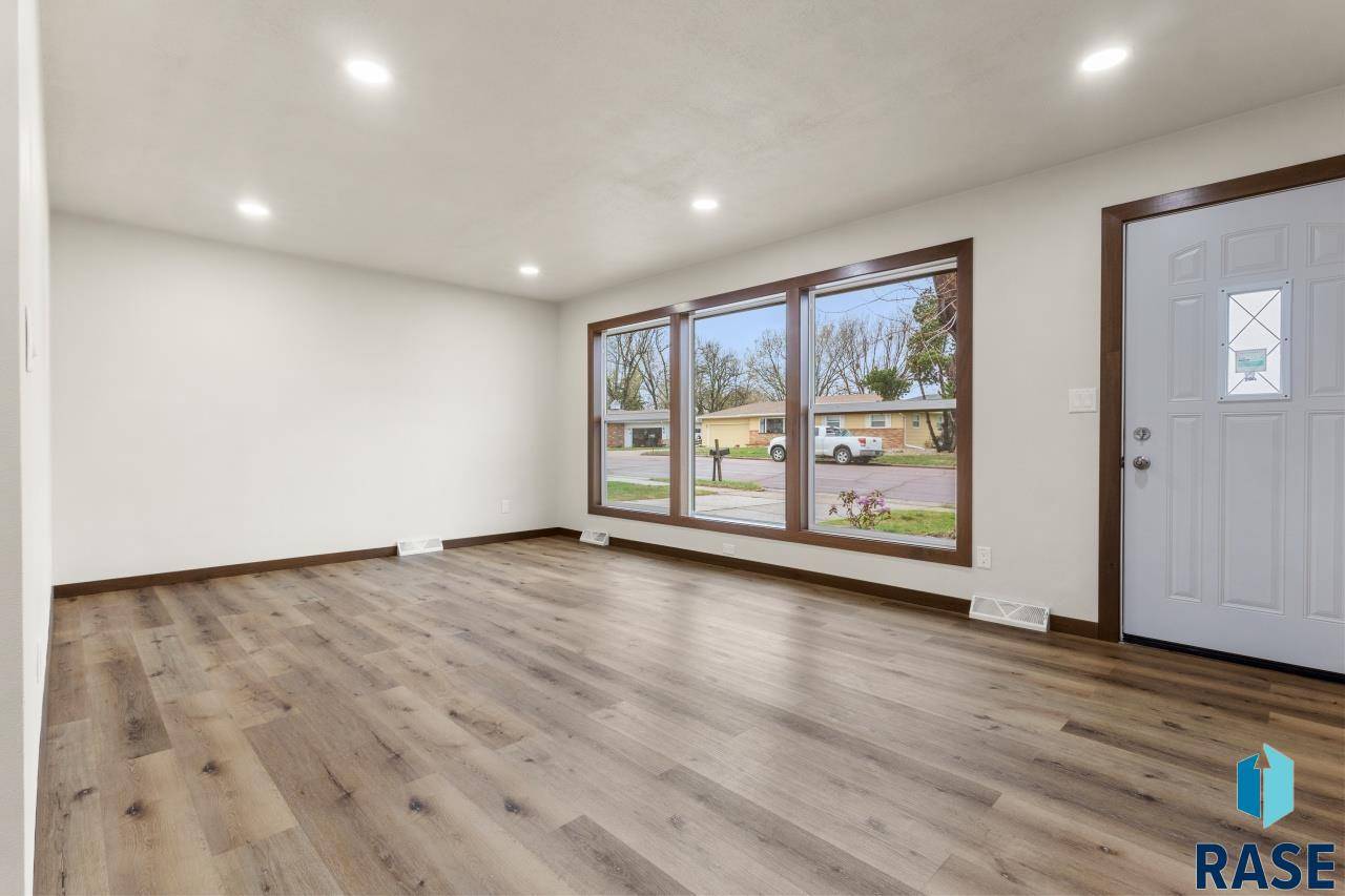 Sioux Falls, SD 57105,2700 S Lincoln Ave