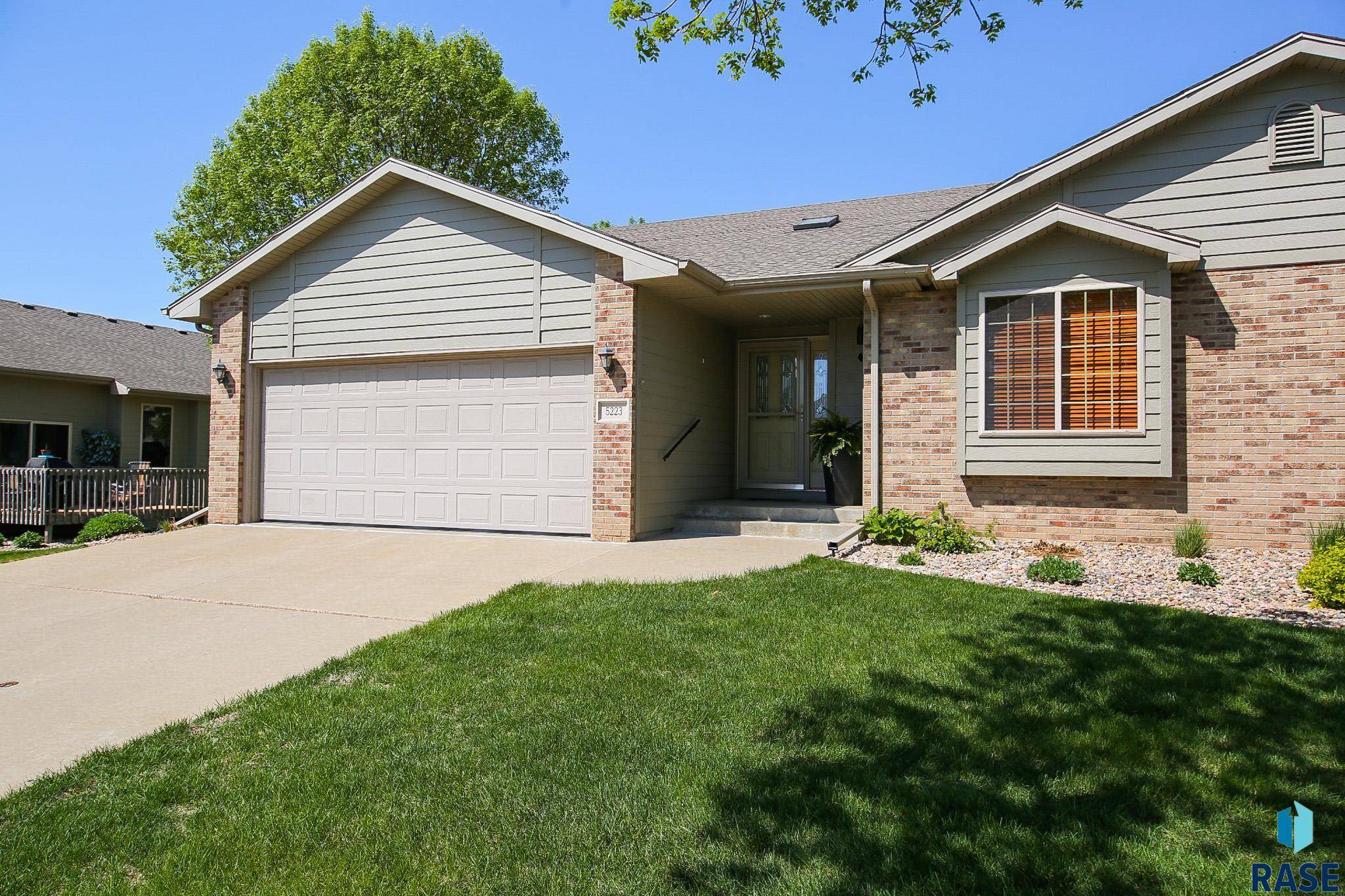 Sioux Falls, SD 57110,5223 E Pop Fly Pl