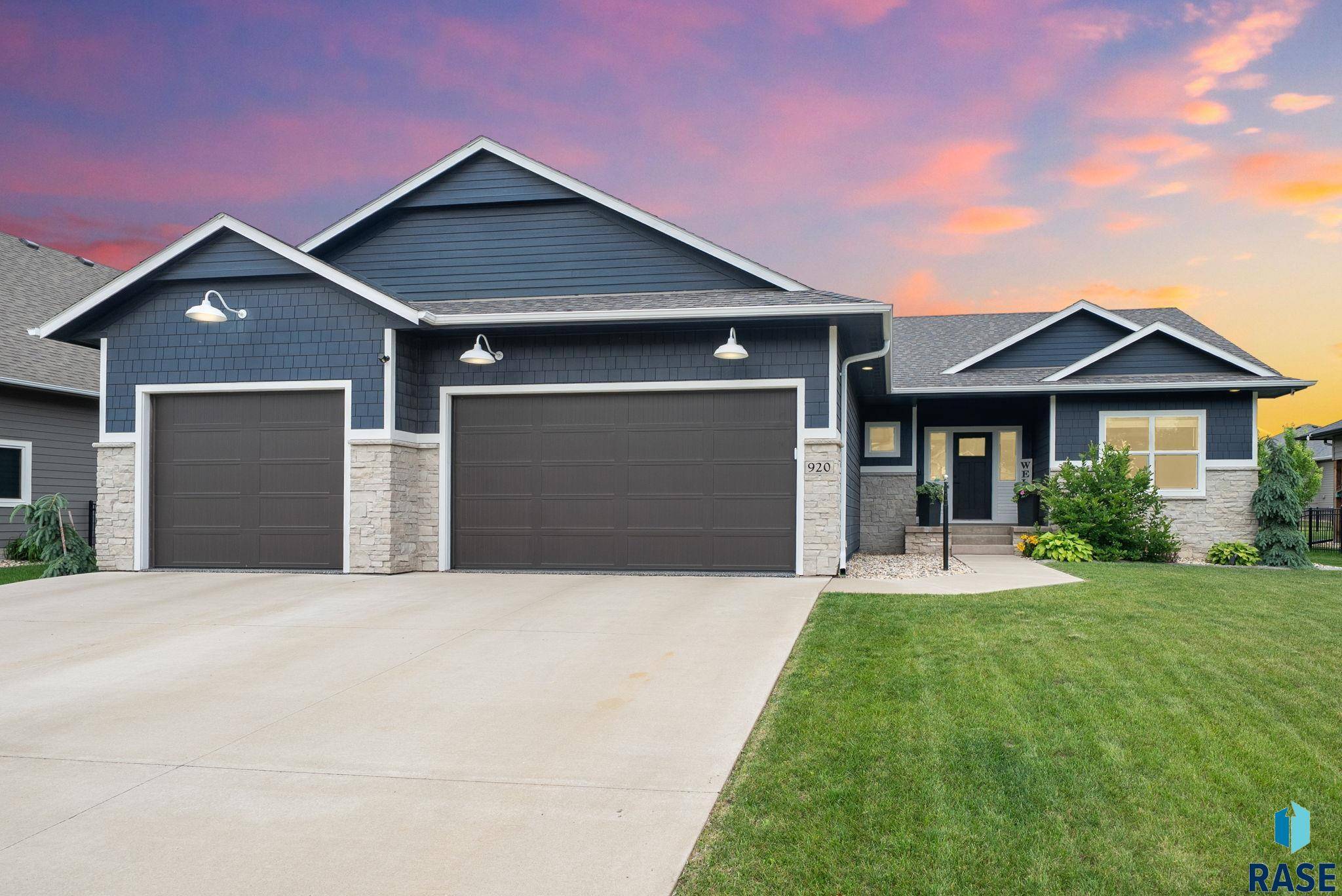 Sioux Falls, SD 57110,920 S Torrey Pine Ln