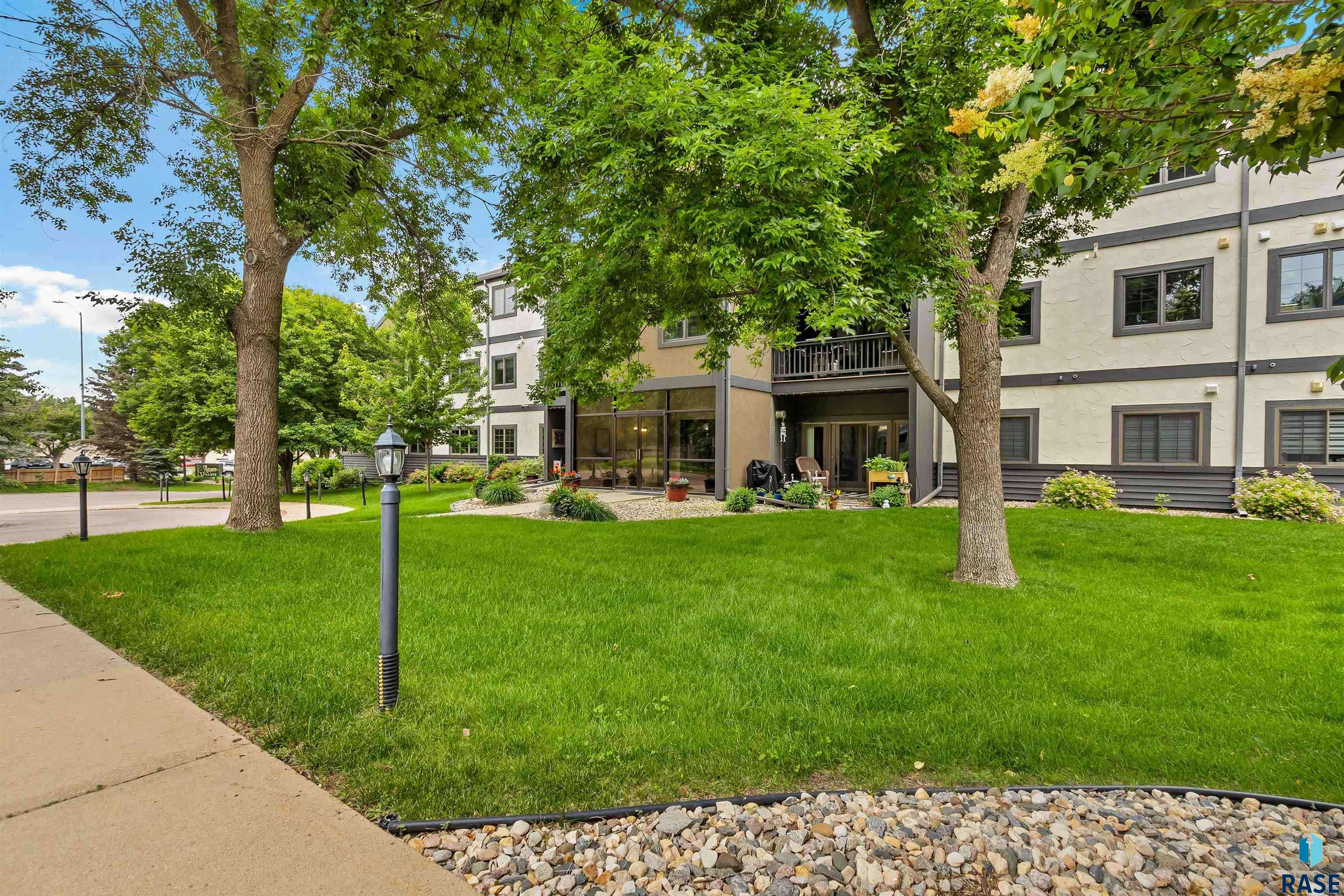 Sioux Falls, SD 57105,4220 S Minnesota Ave #206