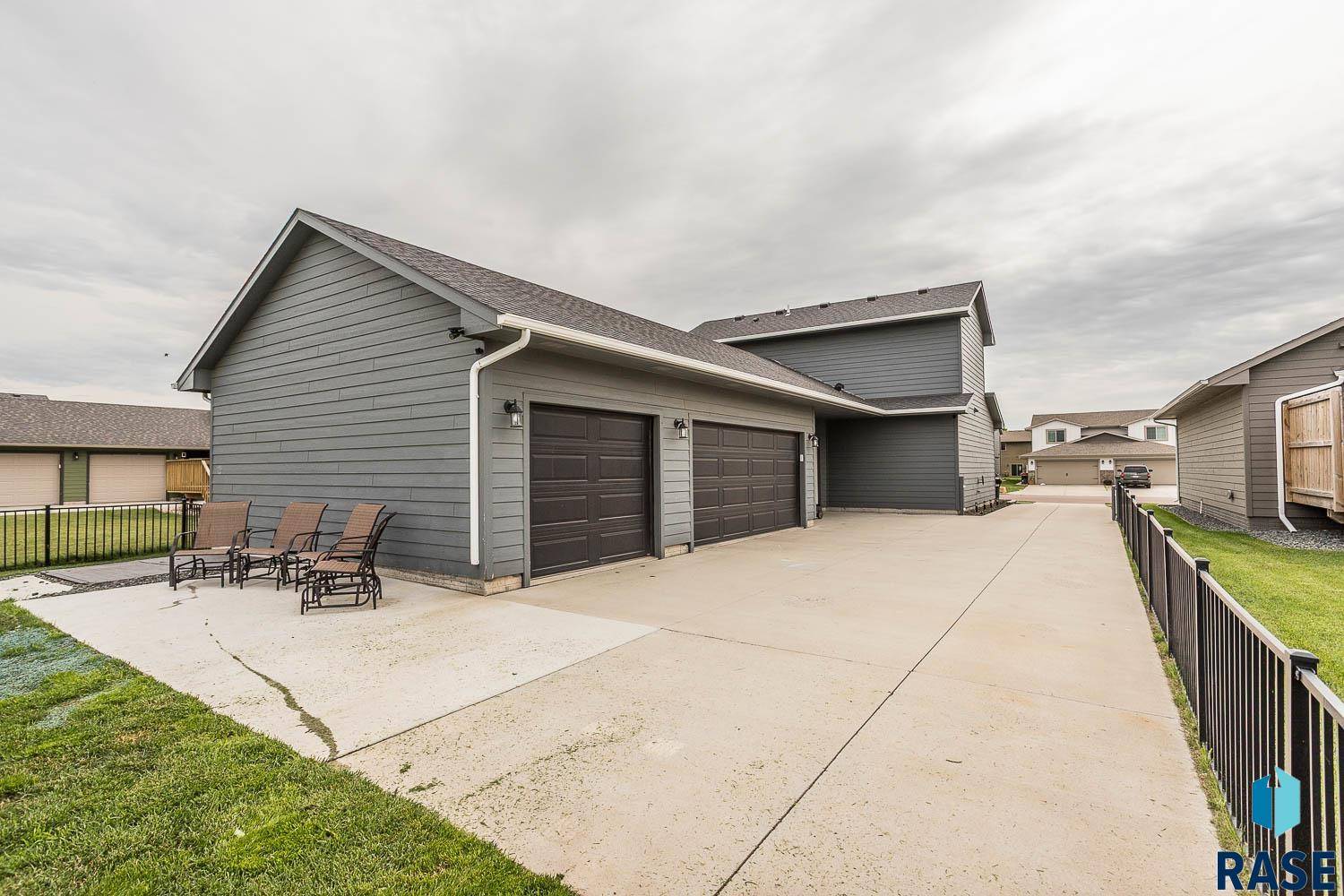 Sioux Falls, SD 57106,2213 S Ronsiek Ave