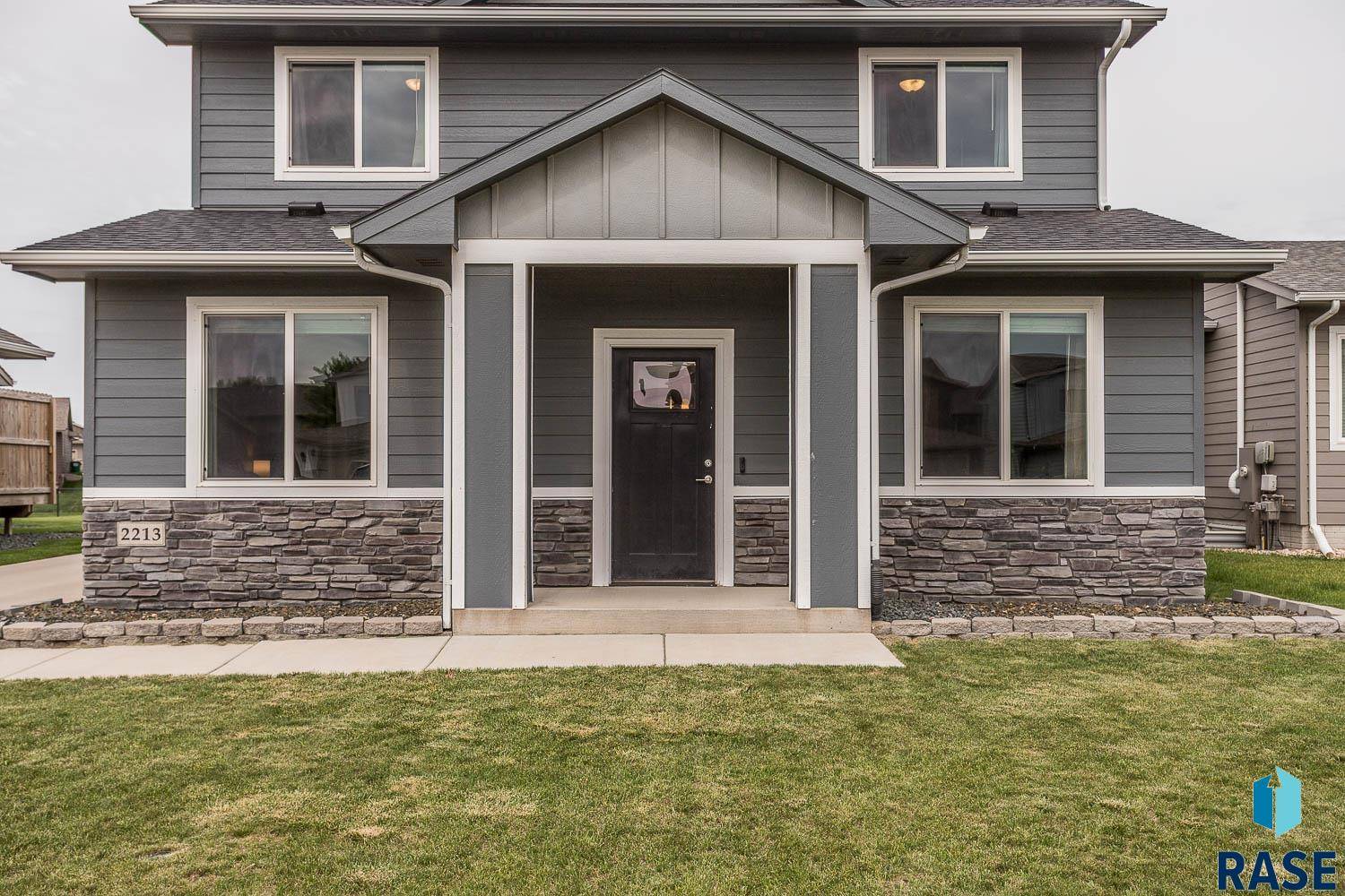 Sioux Falls, SD 57106,2213 S Ronsiek Ave