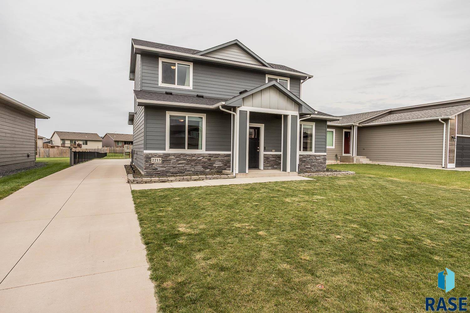Sioux Falls, SD 57106,2213 S Ronsiek Ave