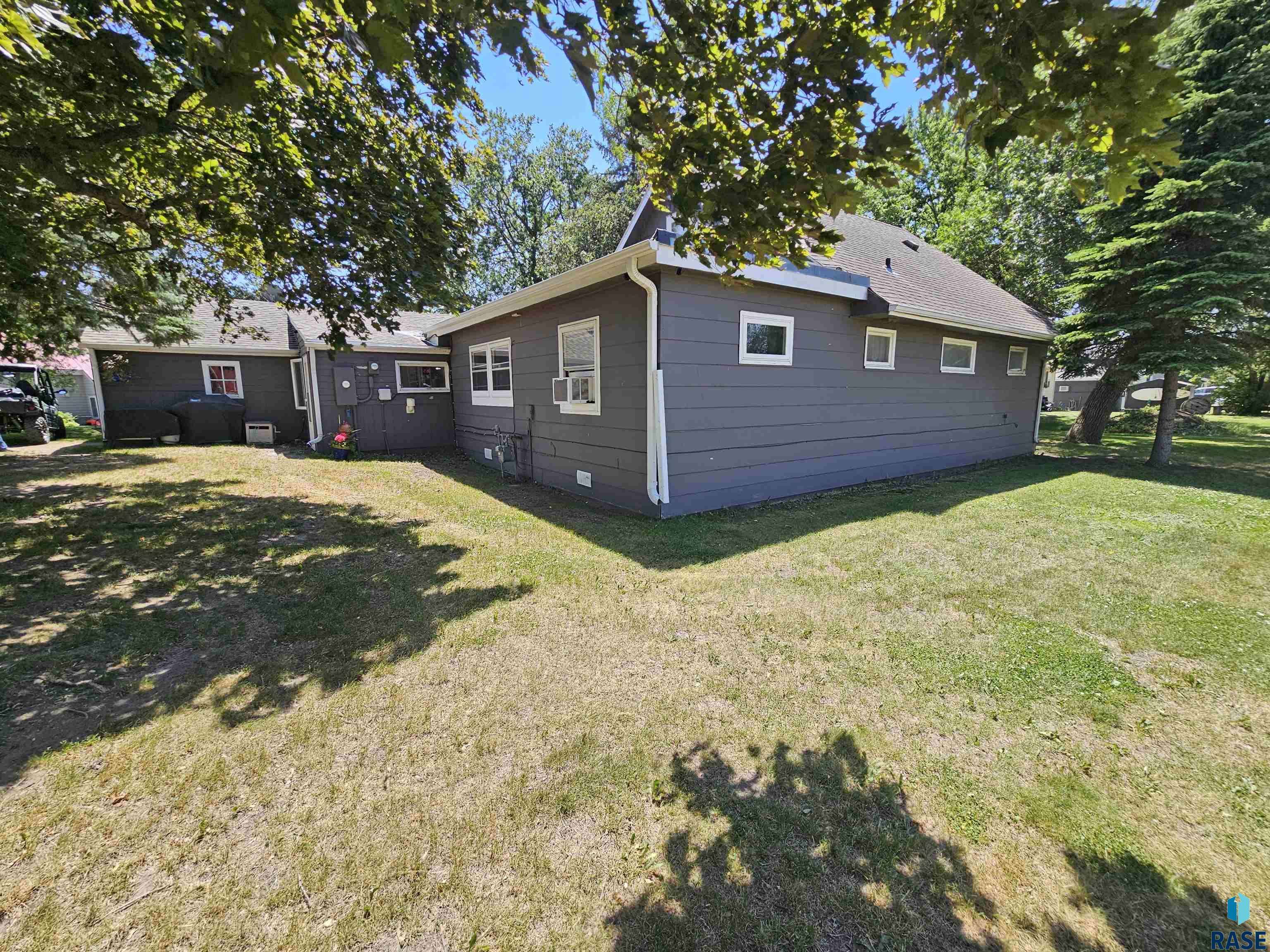 Madison, SD 57042,6141 Dakota Ave