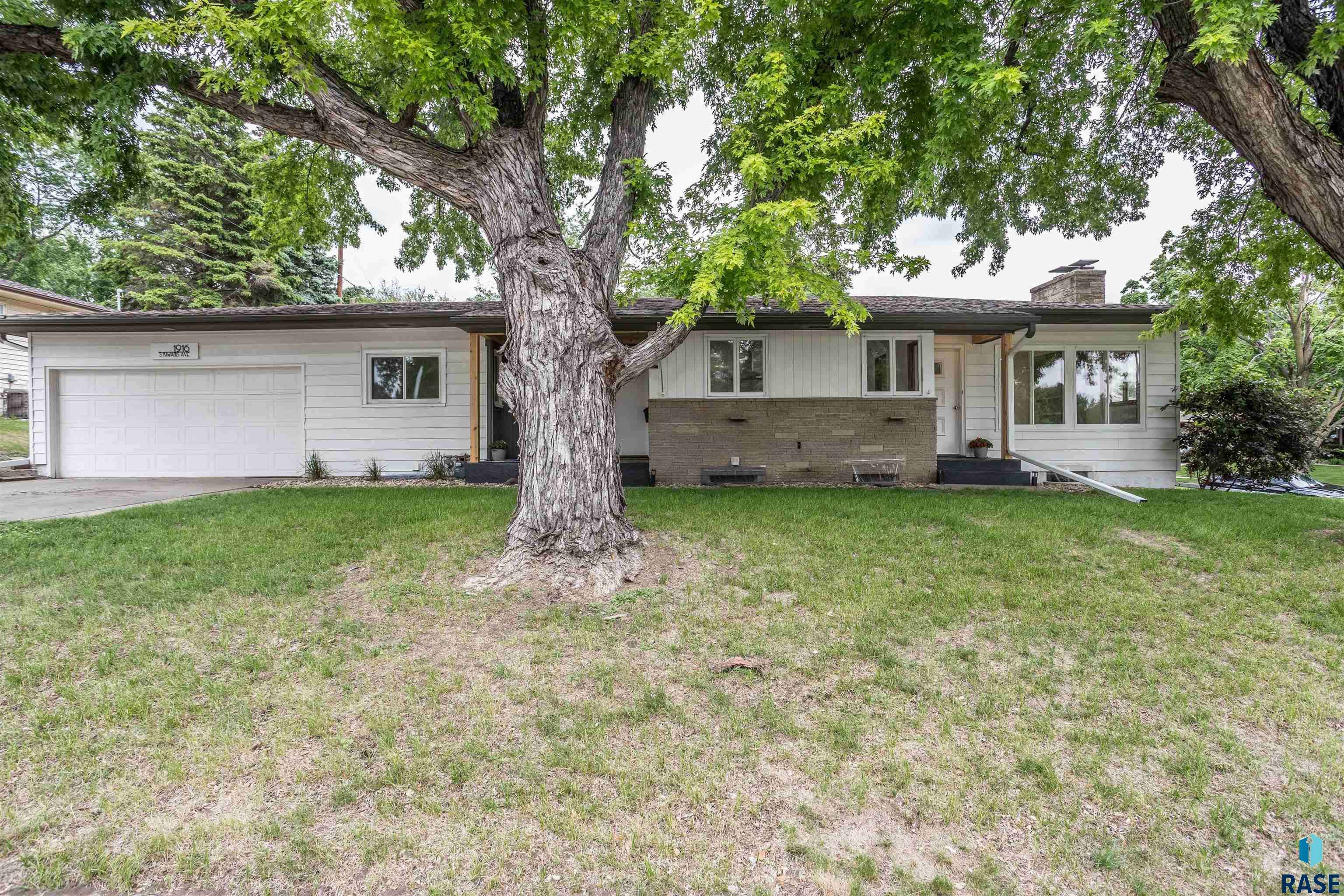 Sioux Falls, SD 57105,1916 S Kiwanis Ave