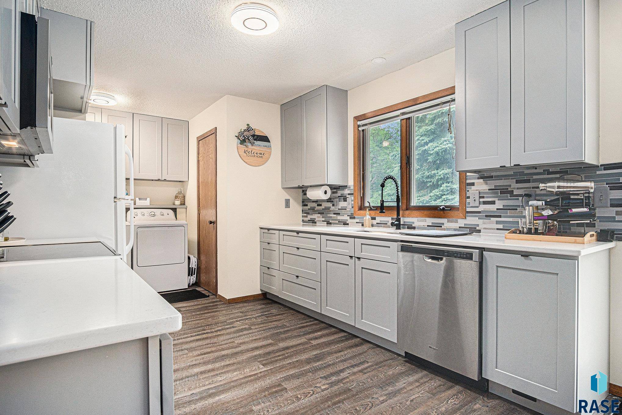 Madison, SD 57042,926 10th St NE