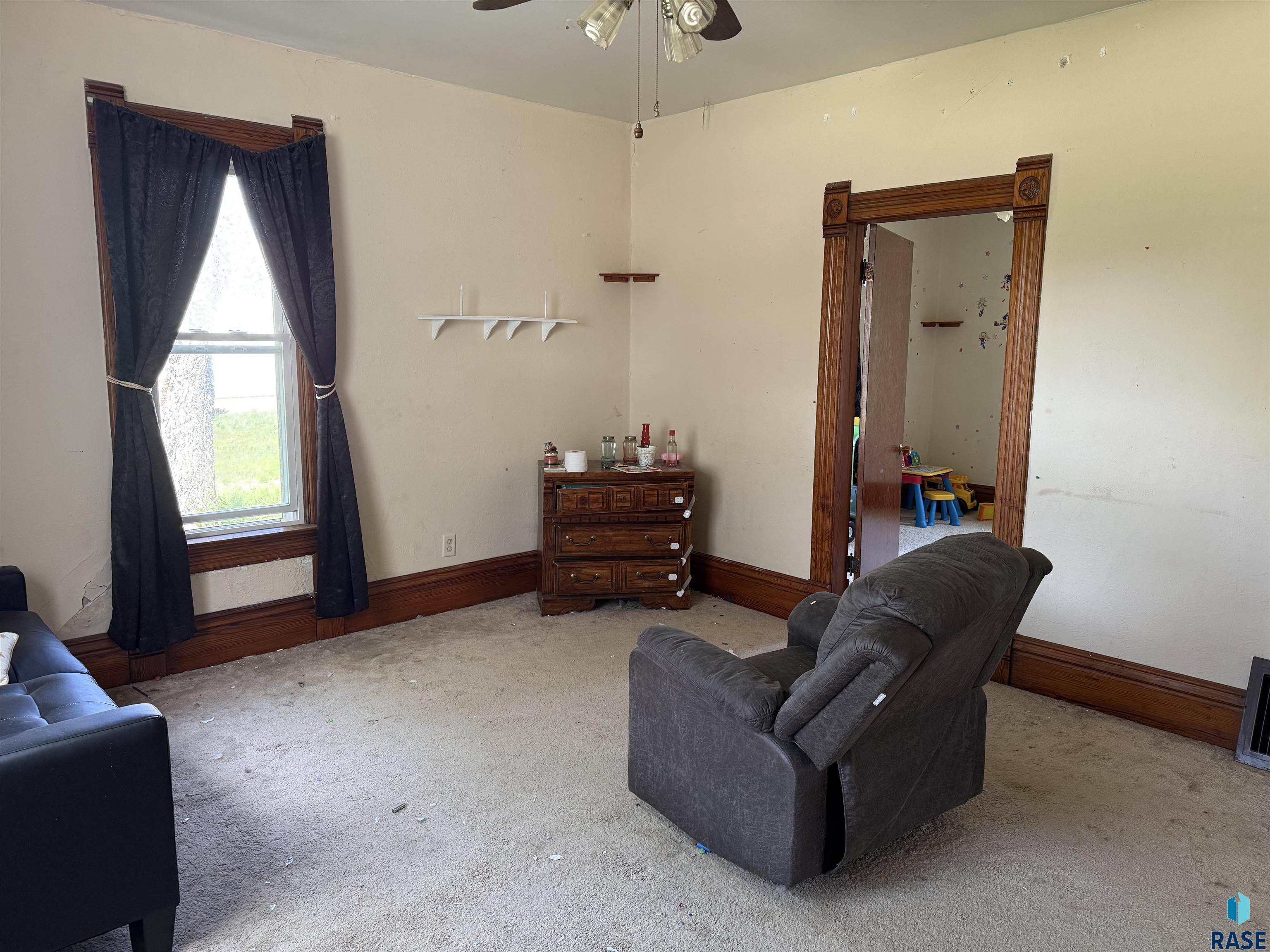 Marion, SD 57043,204 E State St