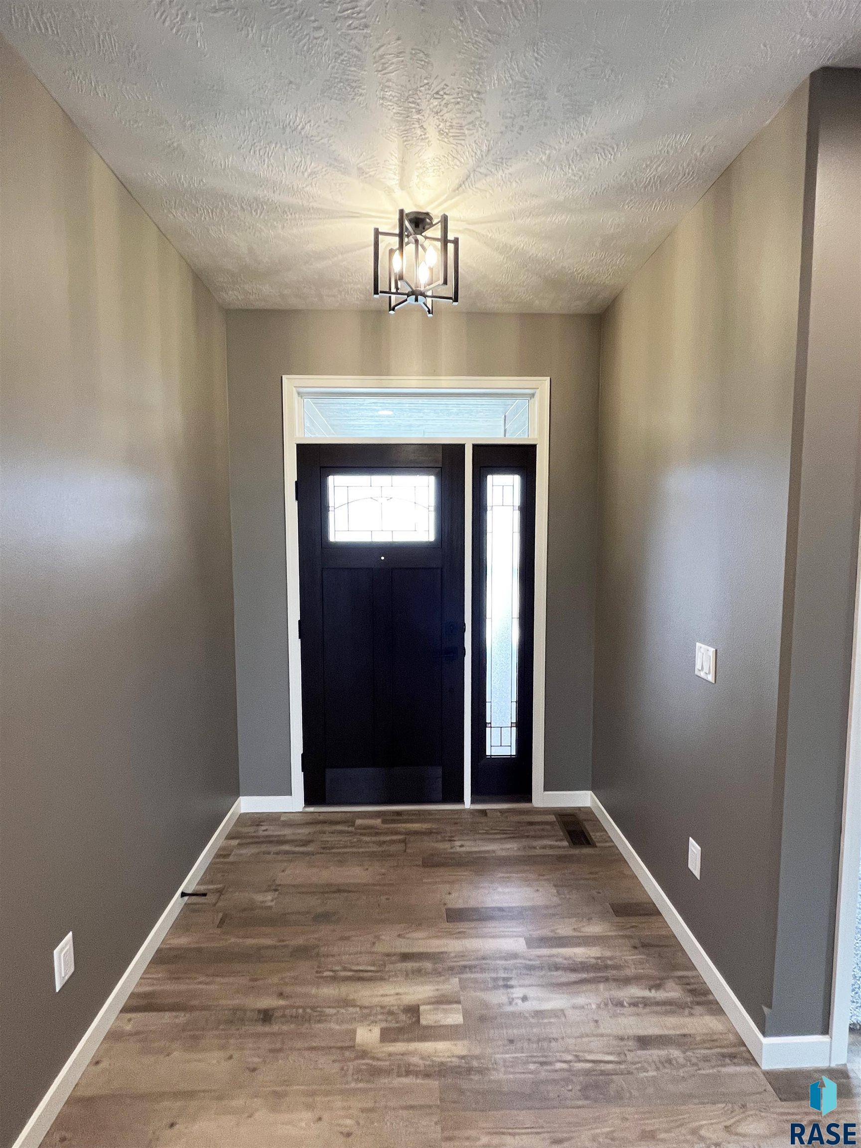 Sioux Falls, SD 57106,8105 W 24th St