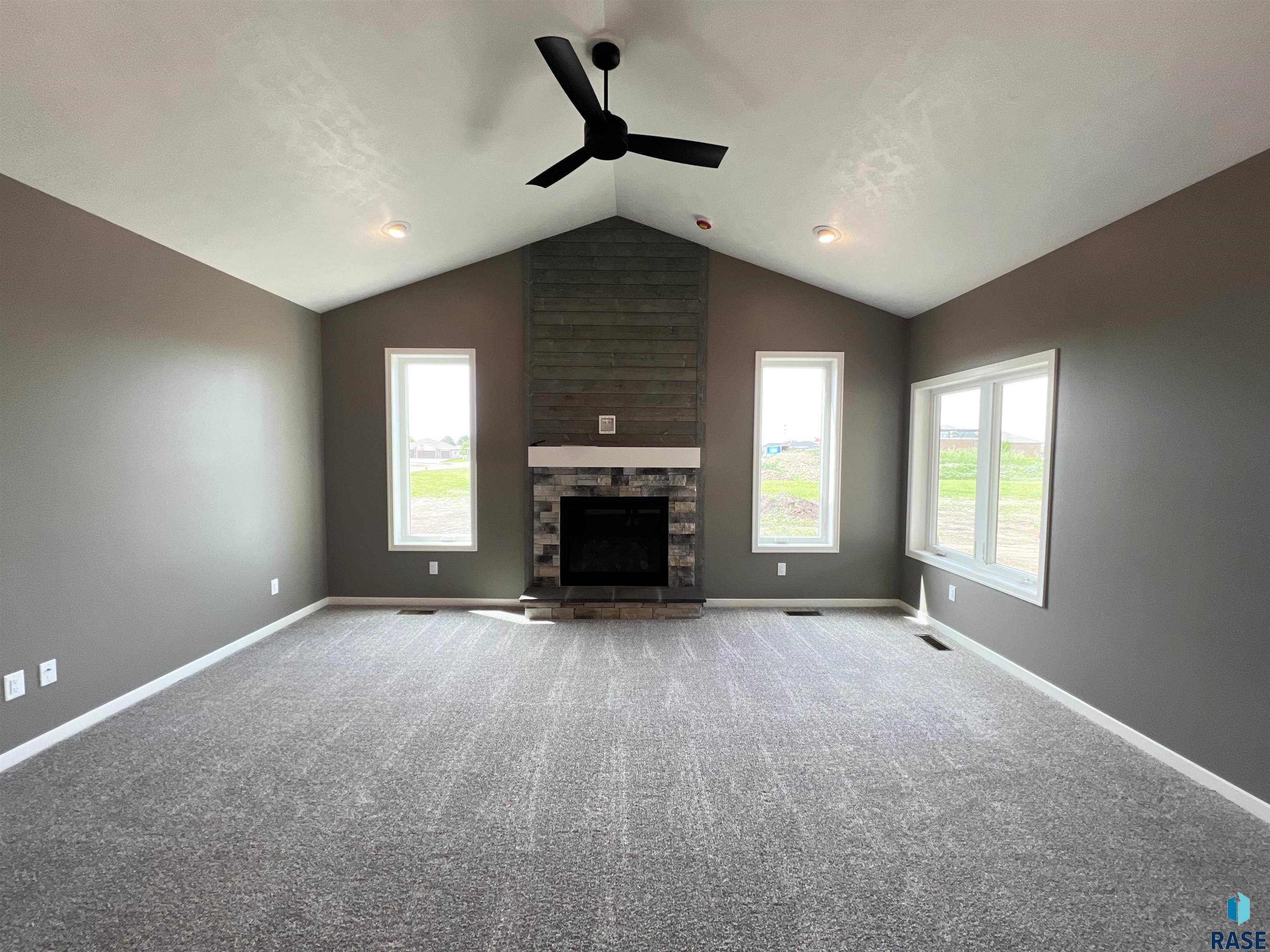 Sioux Falls, SD 57106,8105 W 24th St
