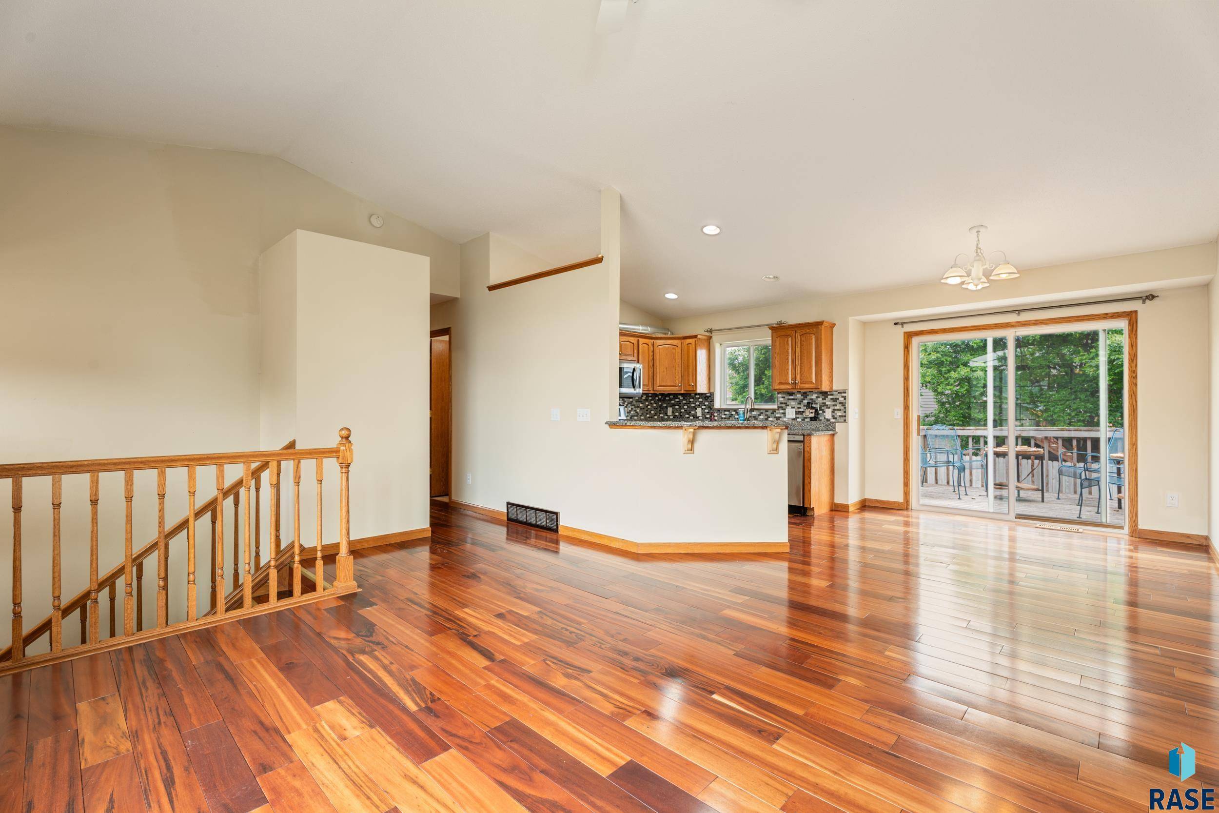 Sioux Falls, SD 57106-7644,7409 W 51st St