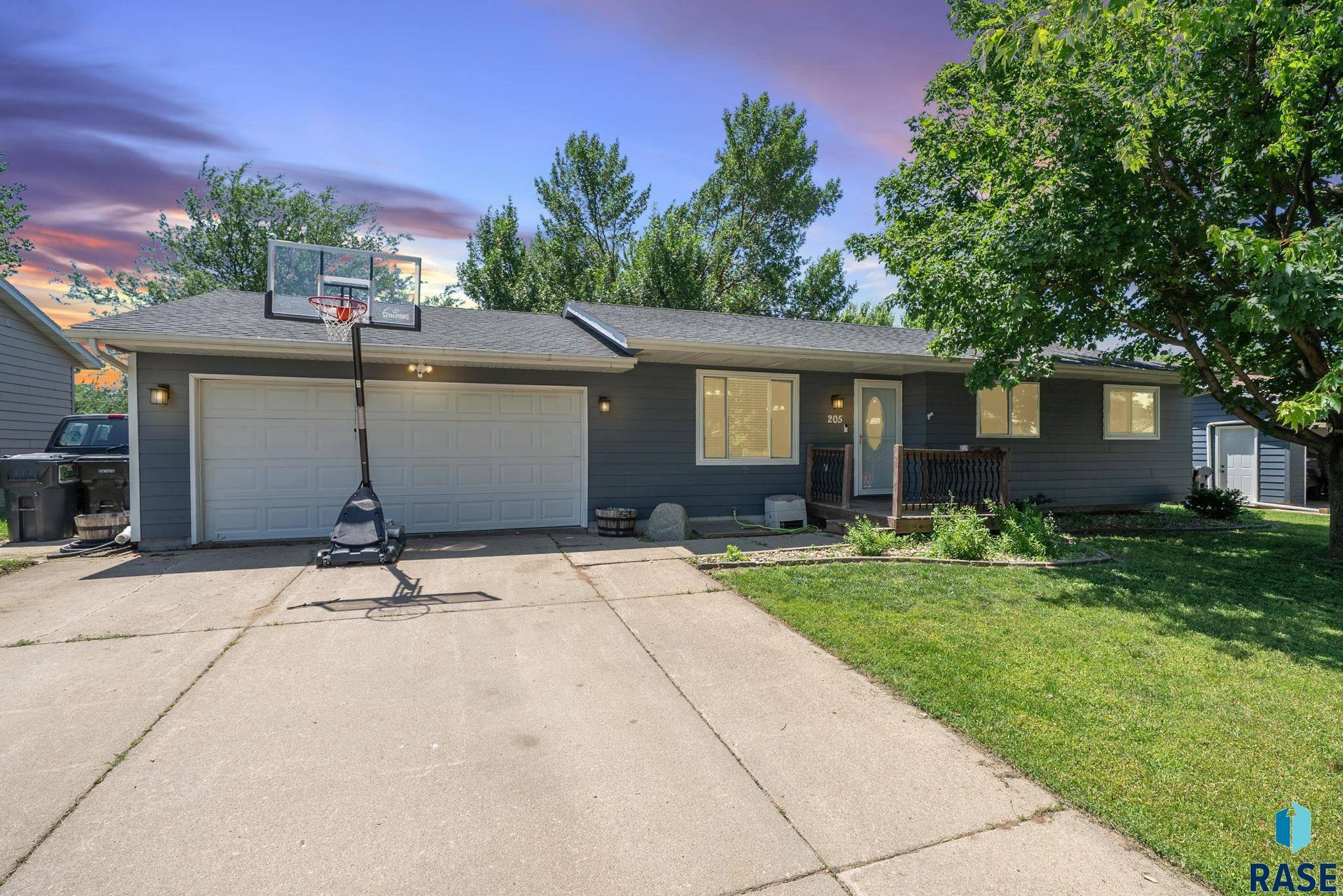 Hartford, SD 57033,205 Jeanne Cir