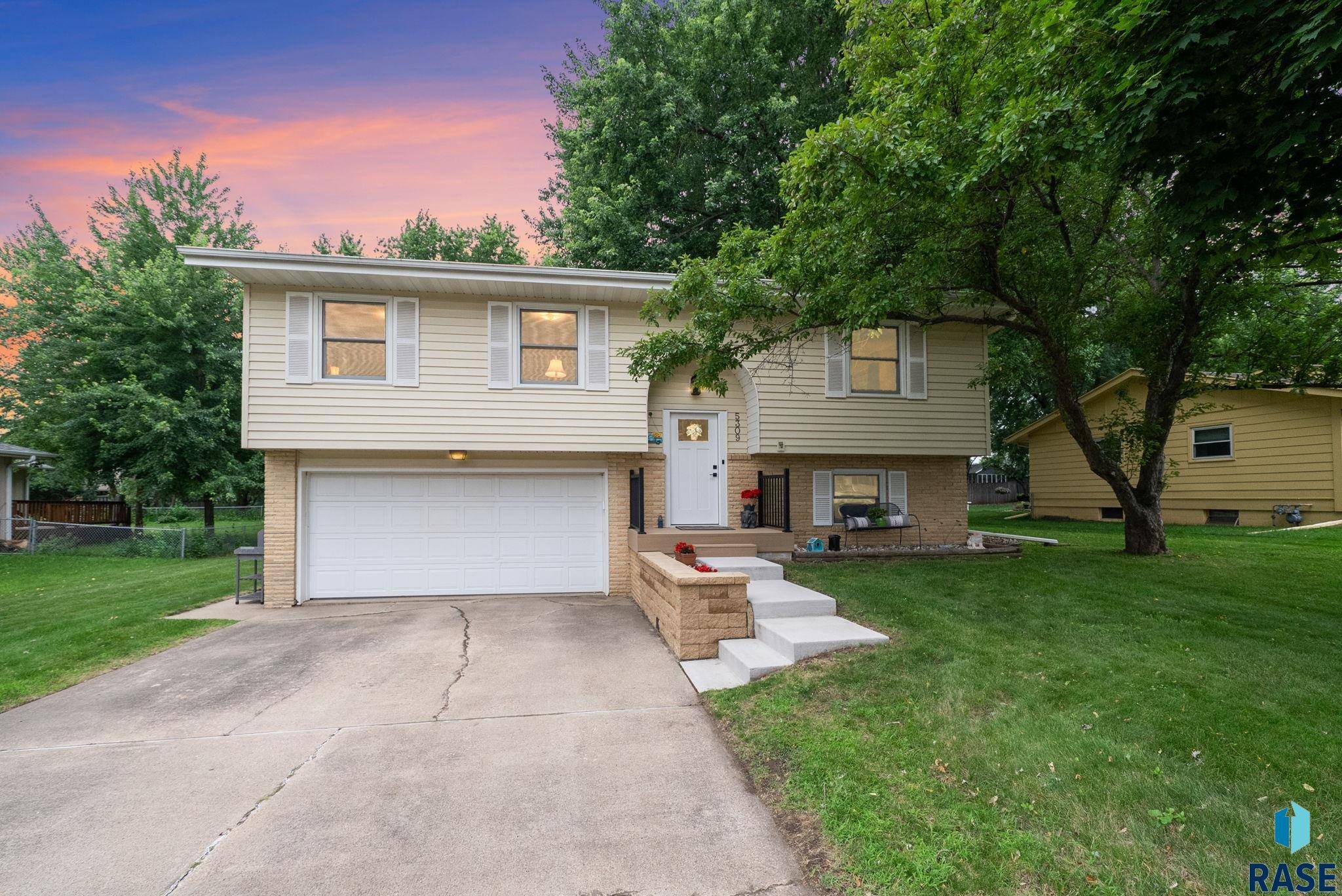 Sioux Falls, SD 57106,5309 W 51st St