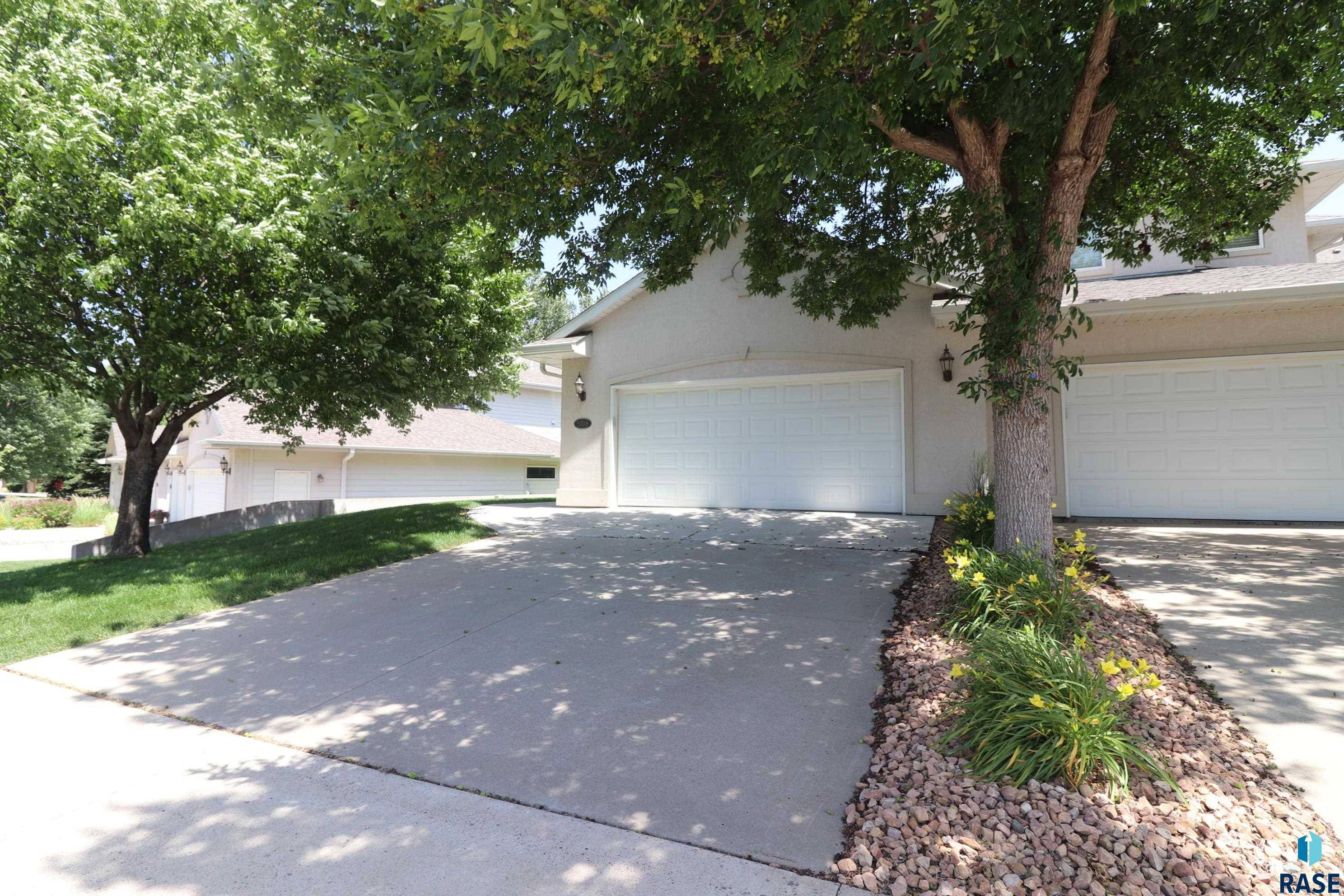 Sioux Falls, SD 57108,5708 S Shadow Wood Pl