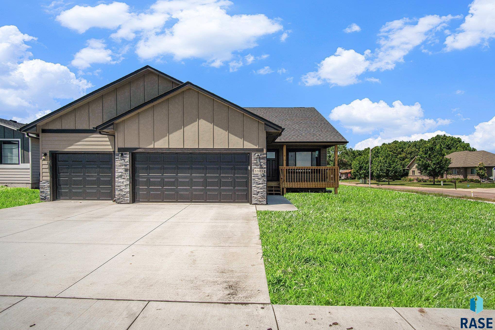 Madison, SD 57042,1103 Cyber Ct