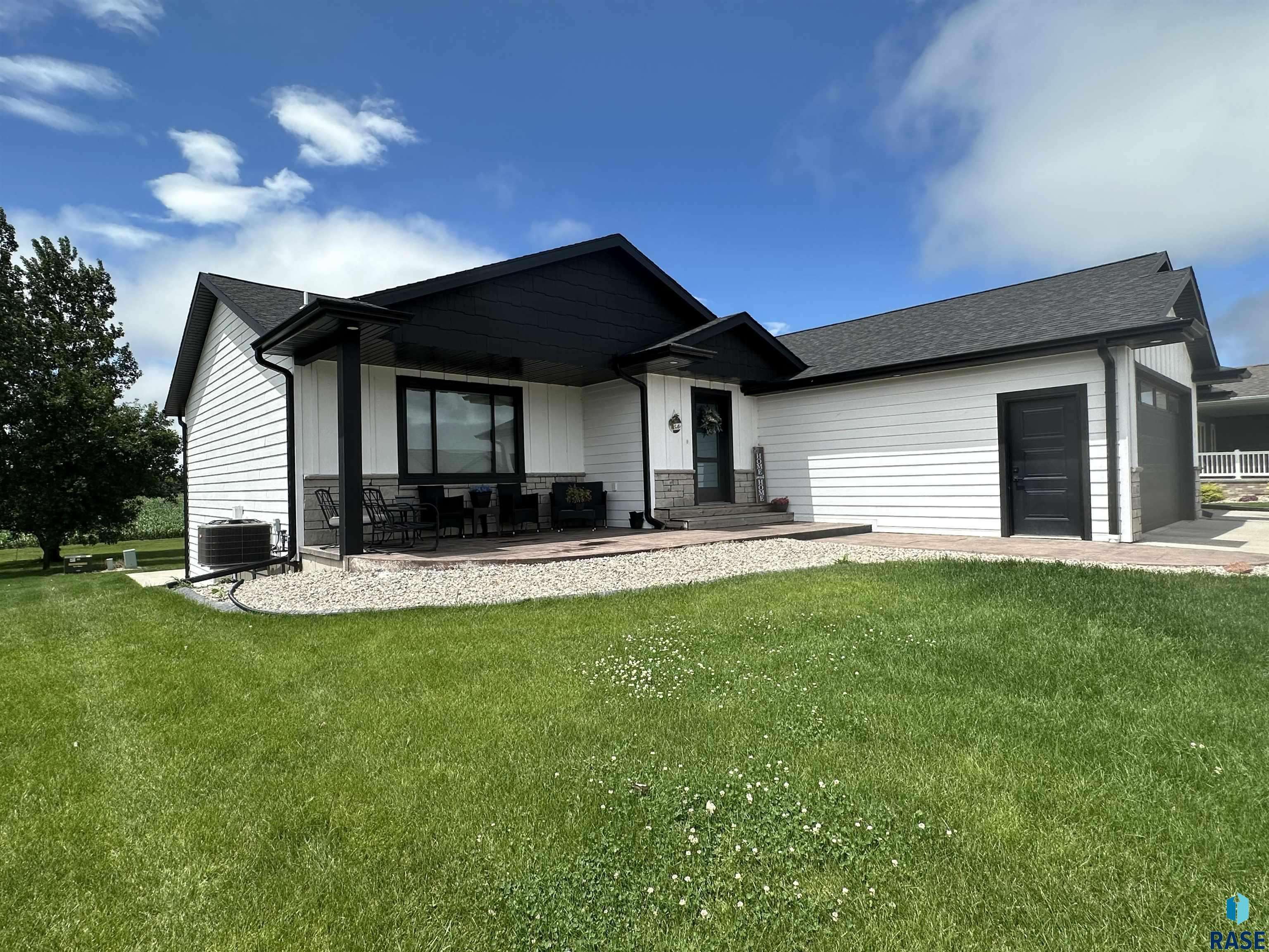 Madison, SD 57042,1147 N Olive Ave