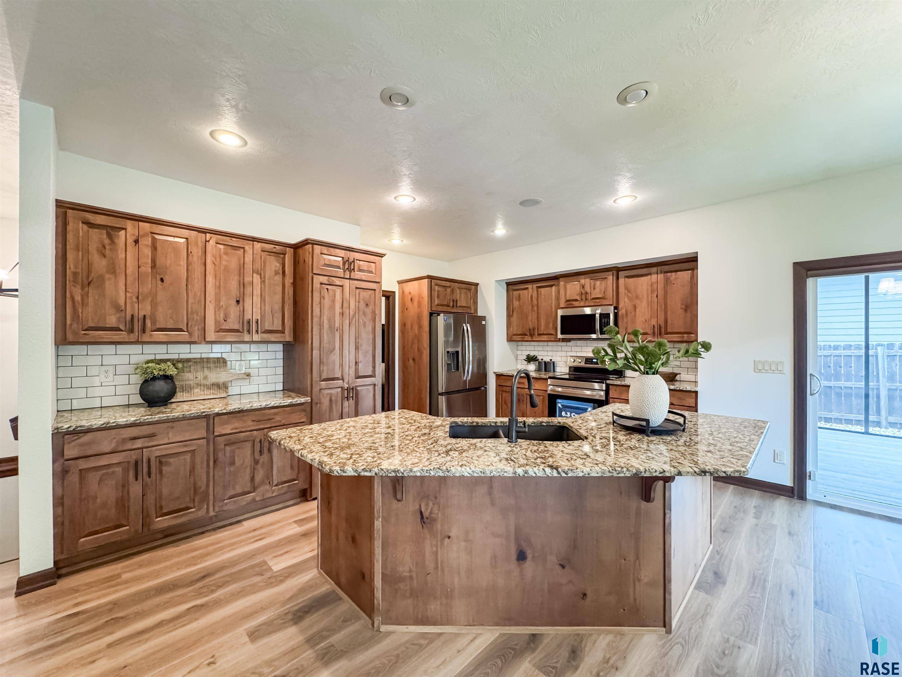 Sioux Falls, SD 57106,2116 S Monticello Ave