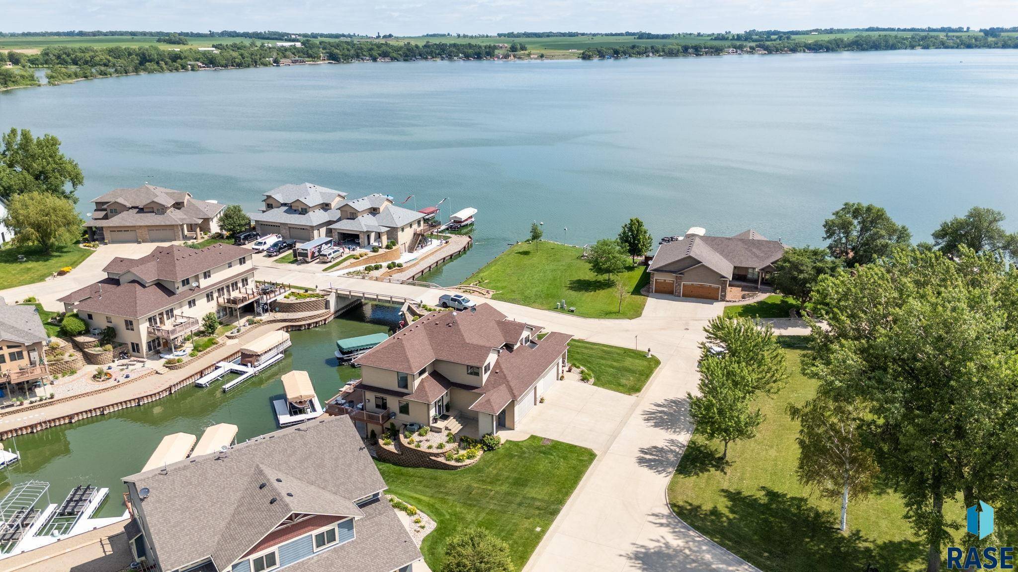 Madison, SD 57042,6014 Marrs Beach Ln