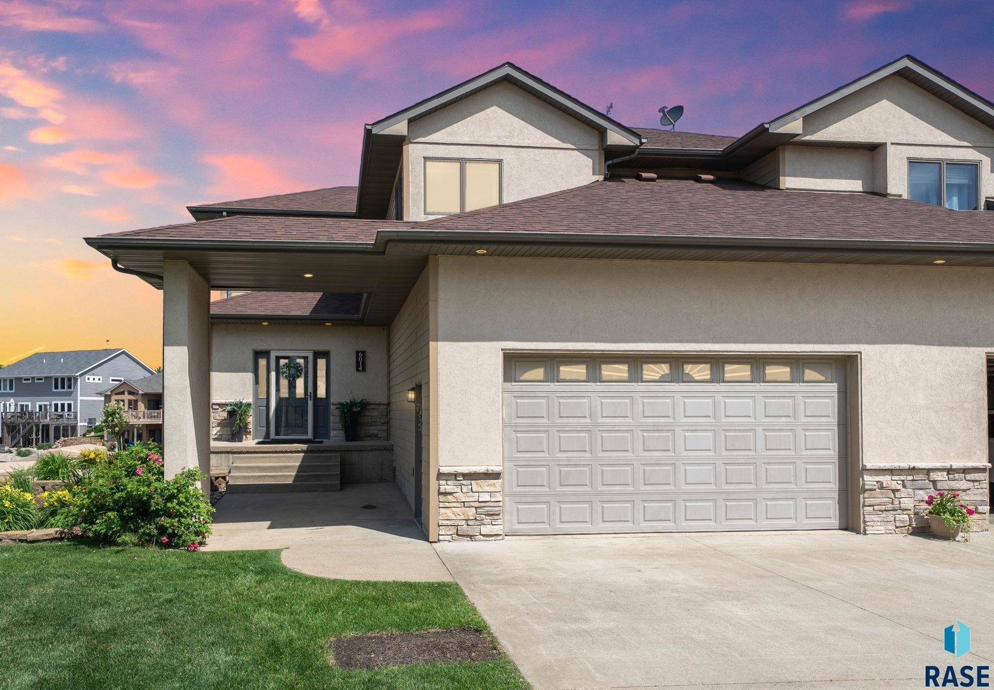 Madison, SD 57042,6014 Marrs Beach Ln